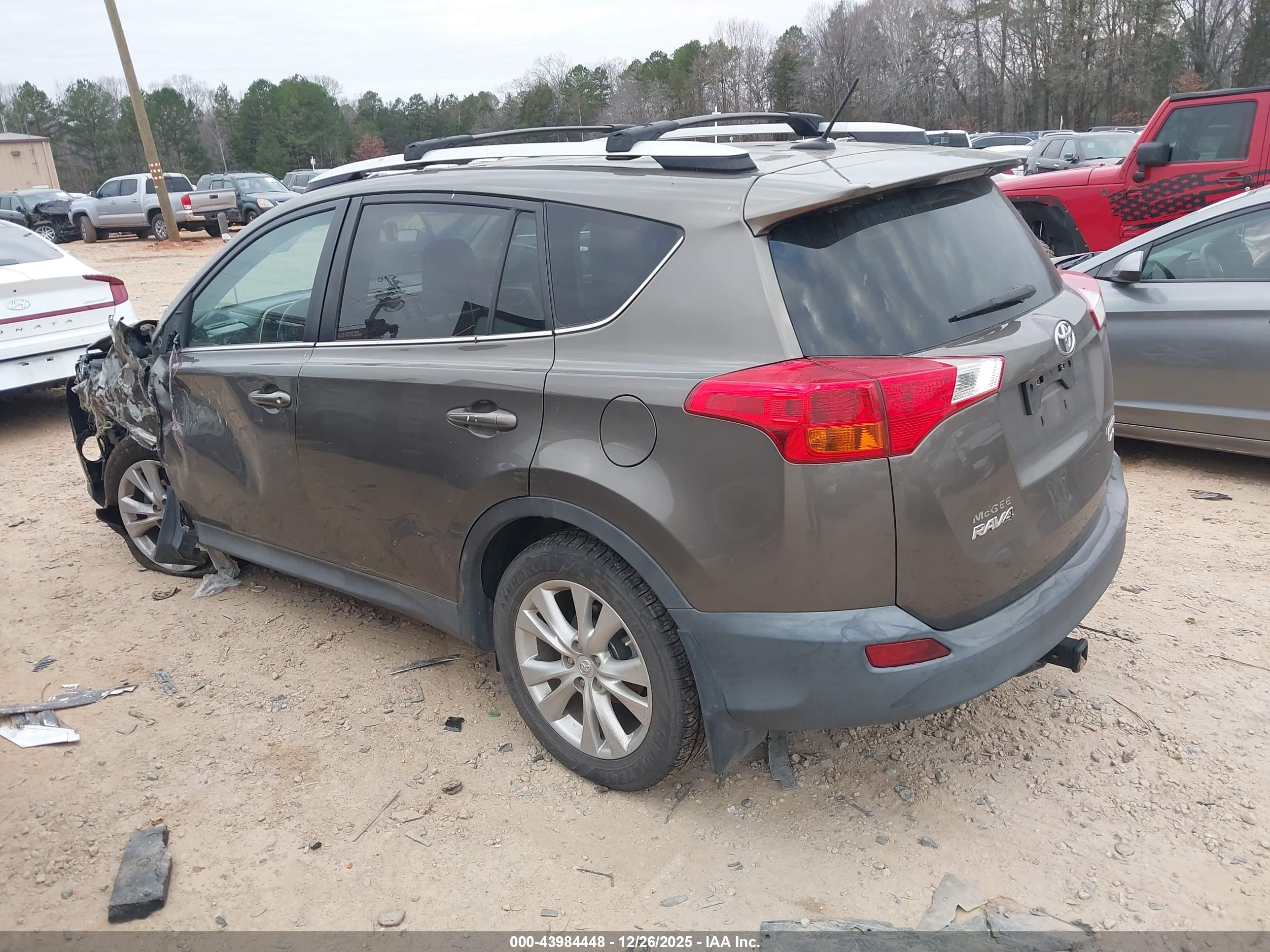 TOYOTA RAV4 image 3