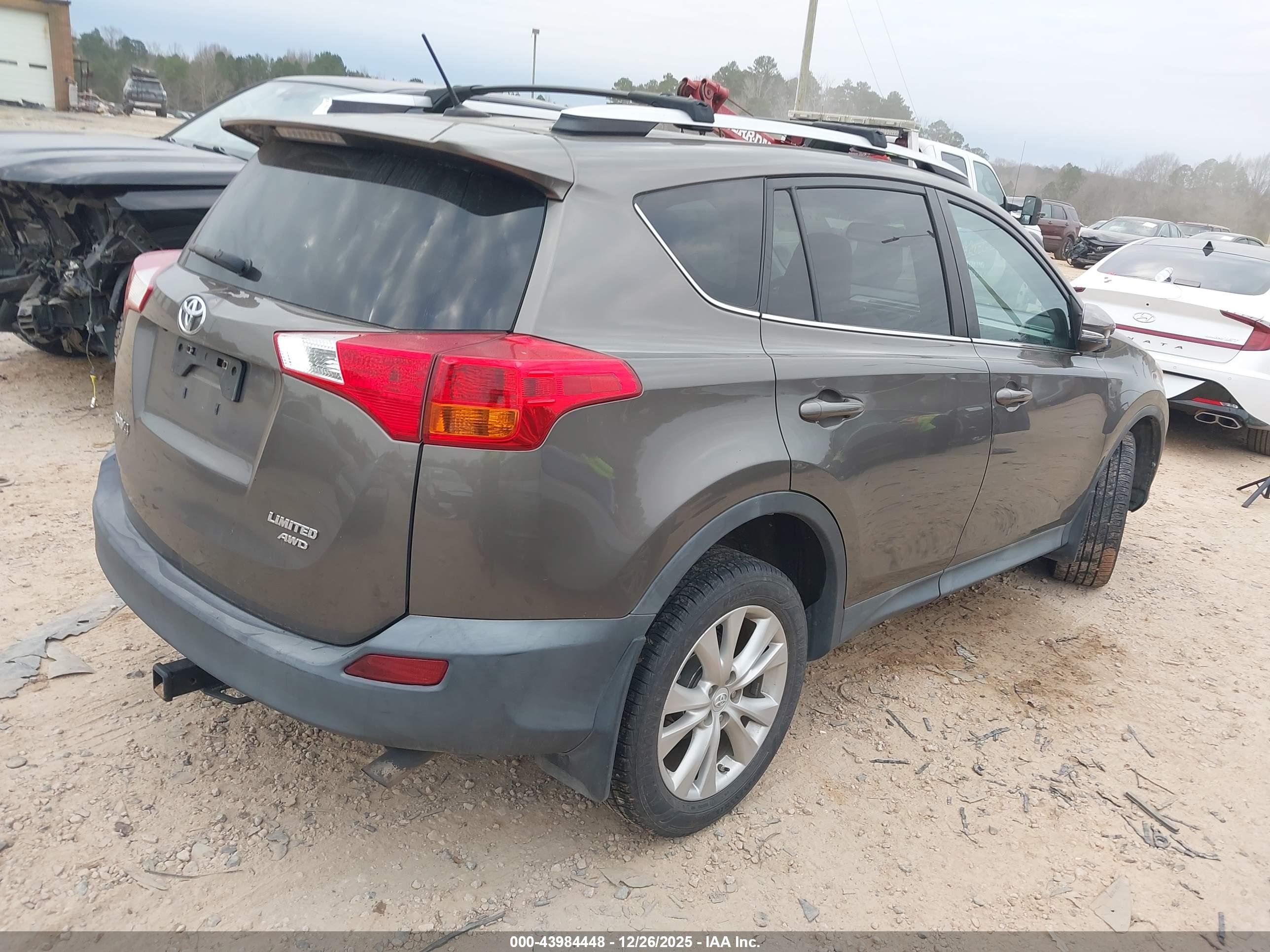 TOYOTA RAV4 image 4
