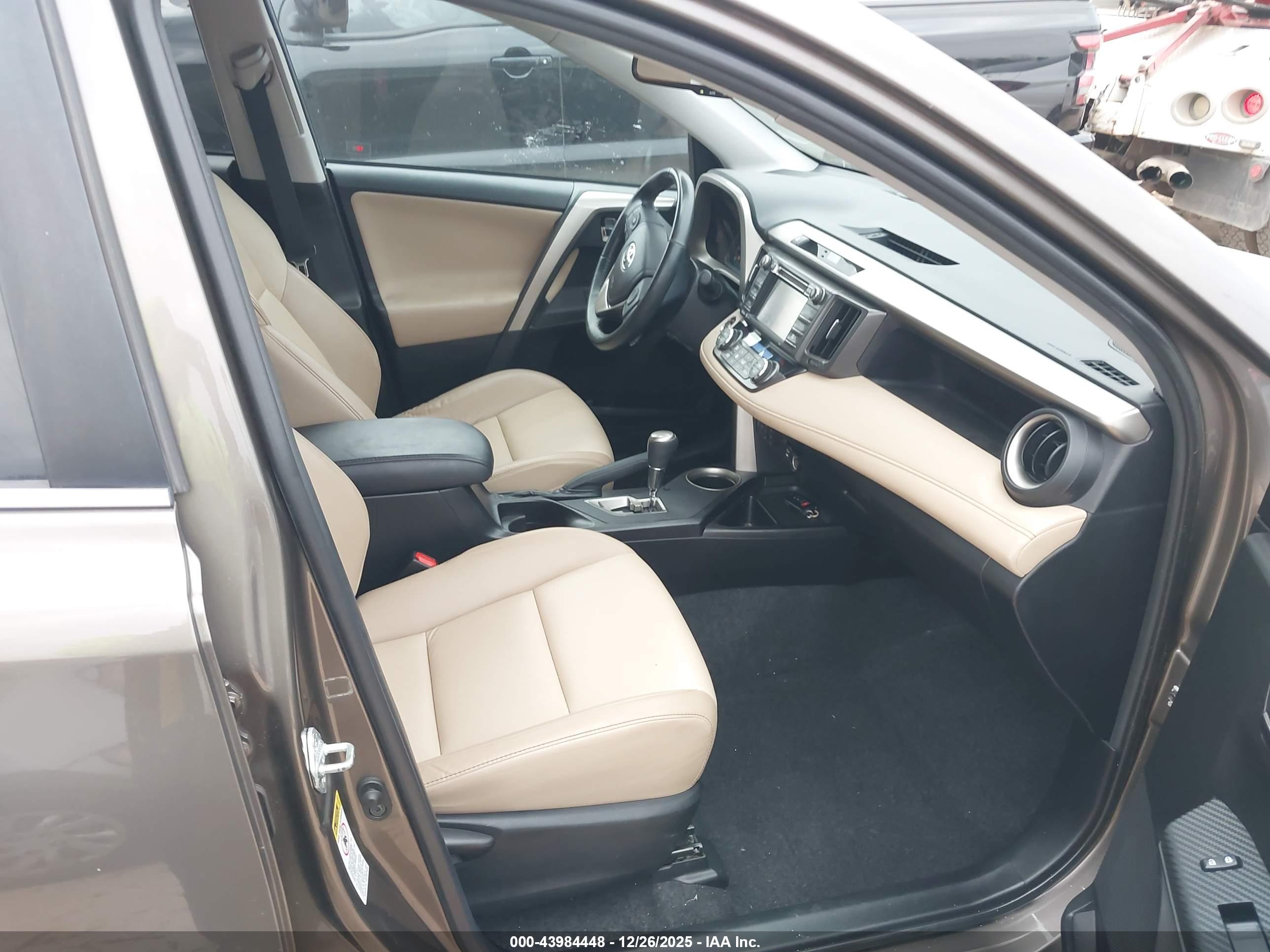 TOYOTA RAV4 image 5