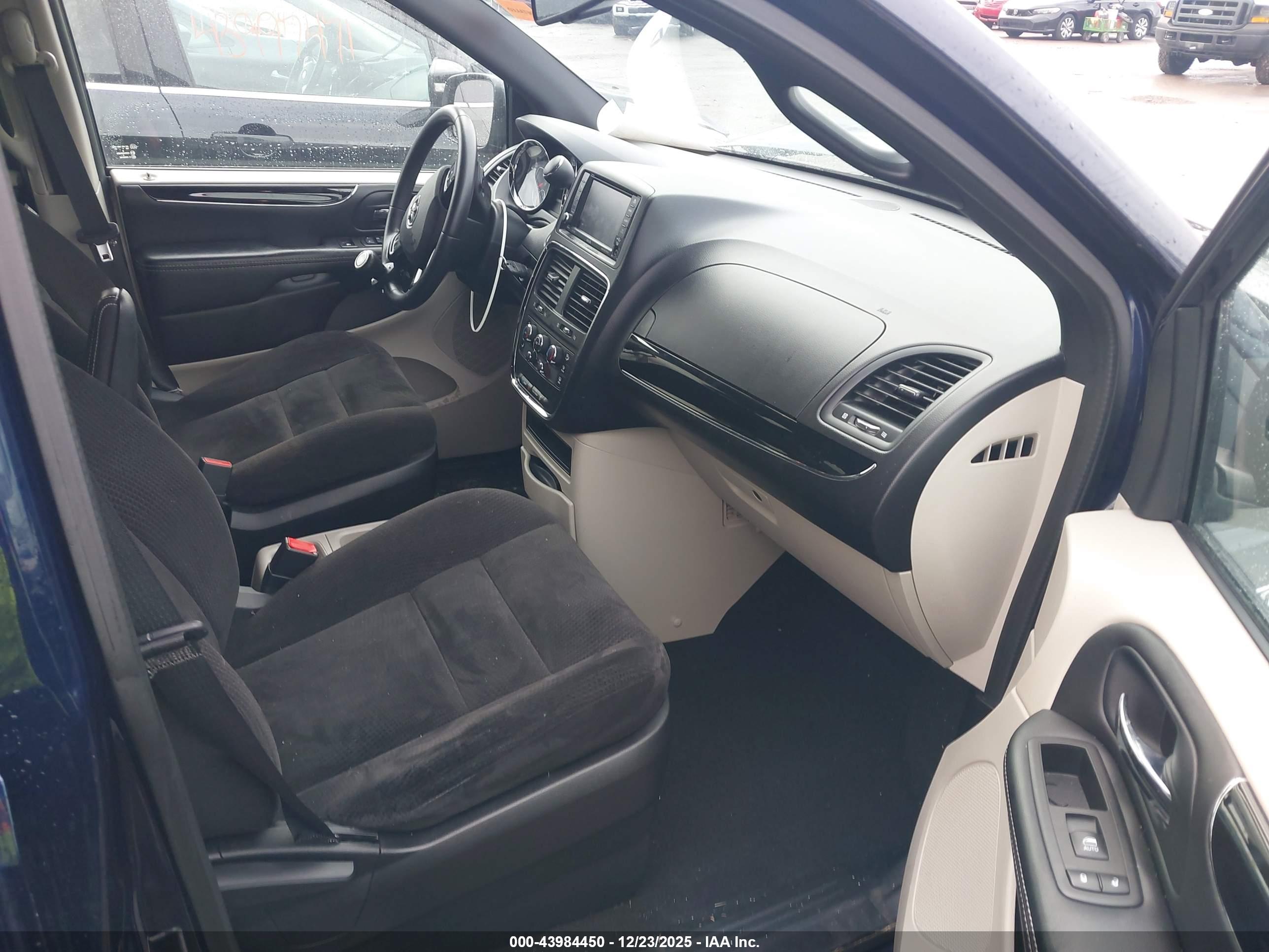 DODGE GRAND image 5