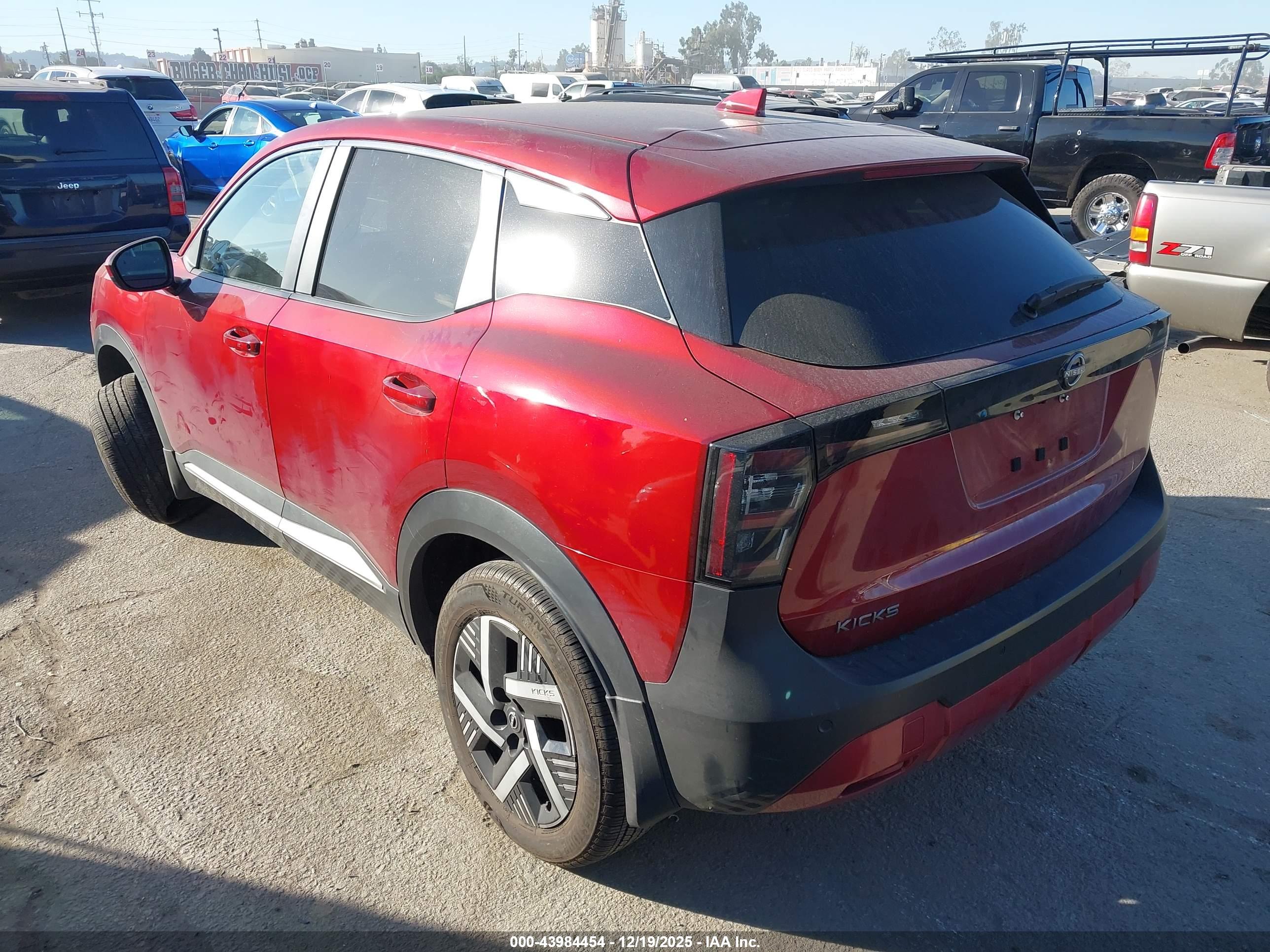 NISSAN KICKS image 3