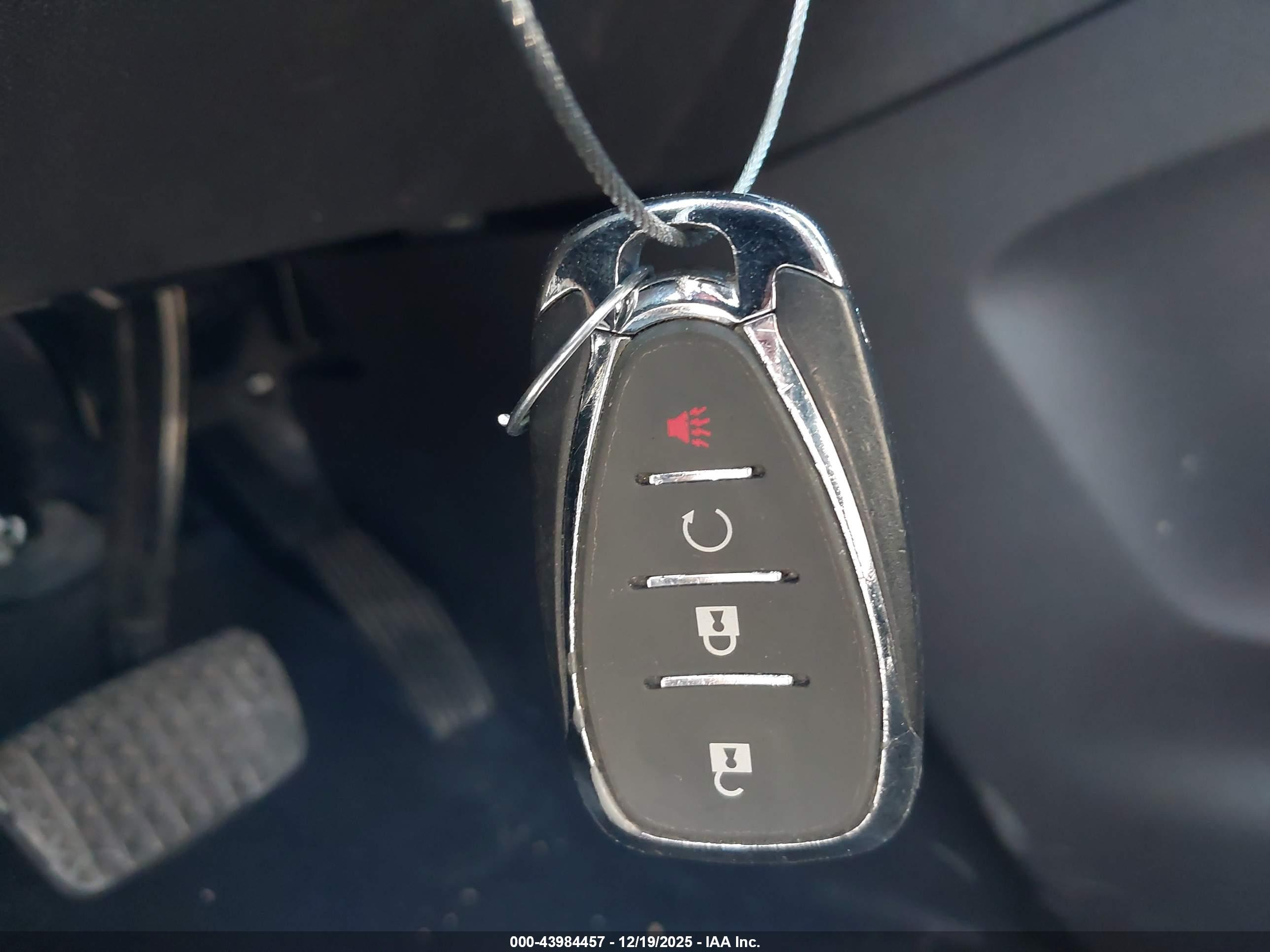 CHEVROLET EQUINOX image 11