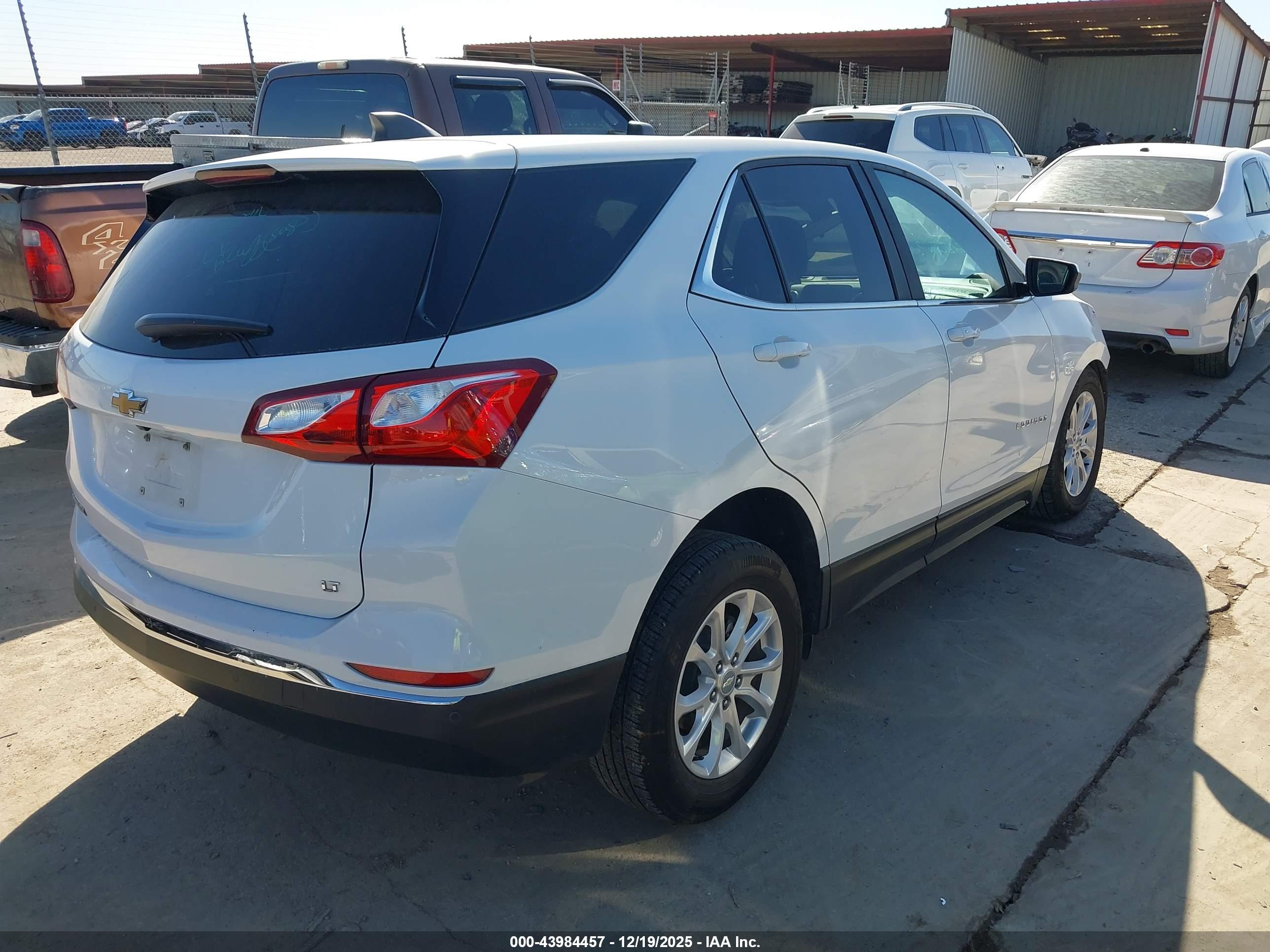 CHEVROLET EQUINOX image 4