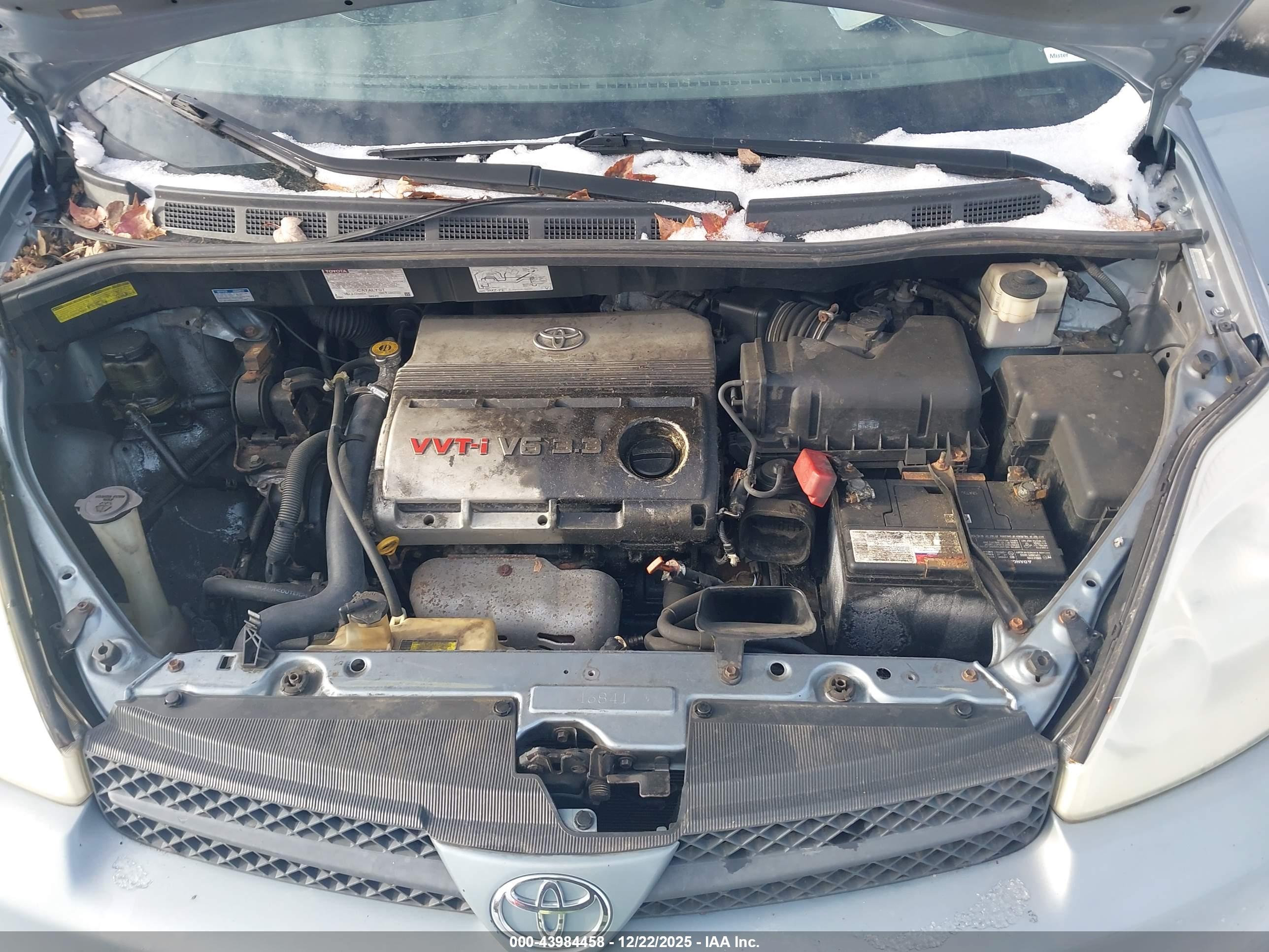 TOYOTA SIENNA image 10
