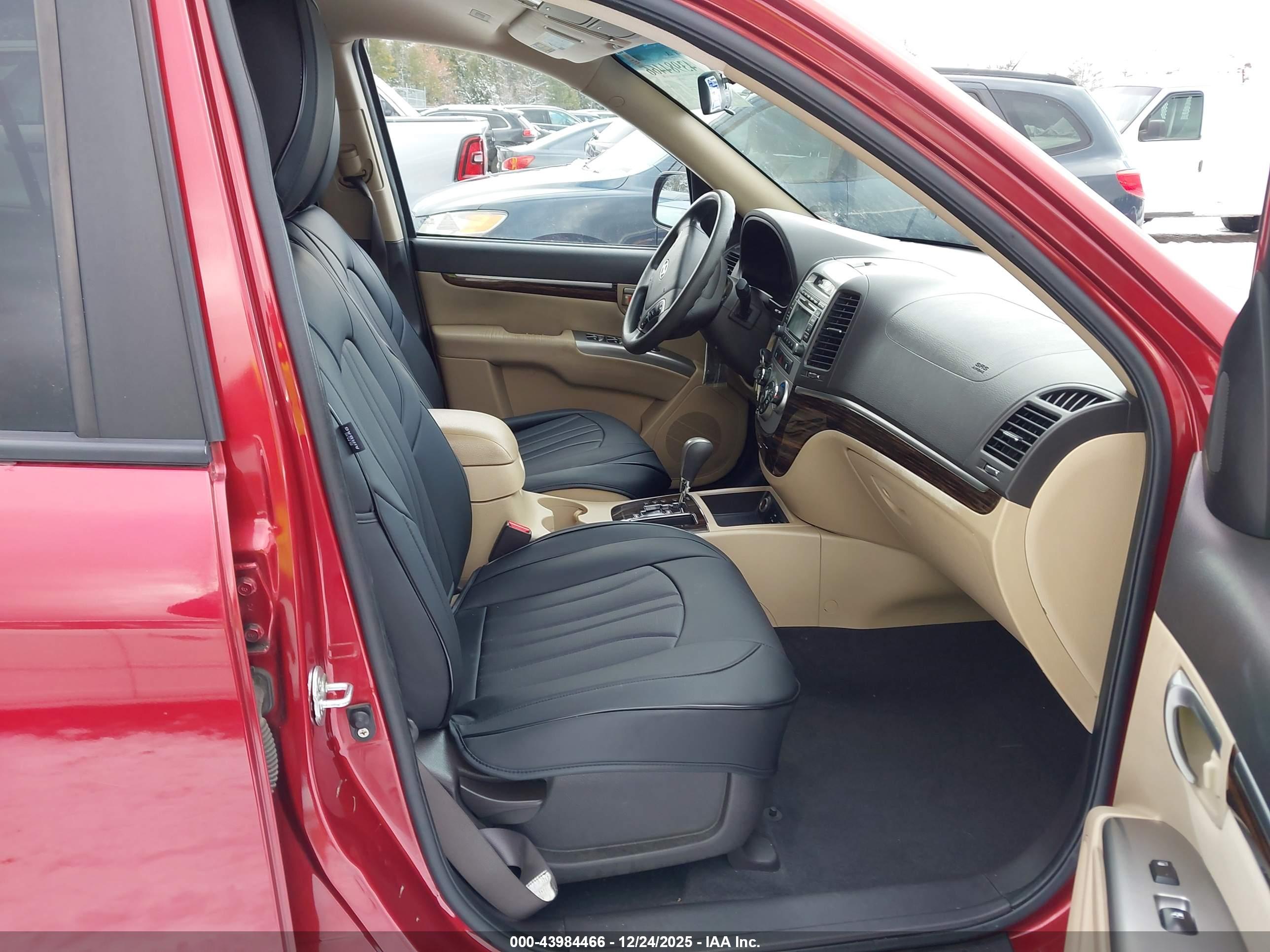 HYUNDAI SANTA image 5