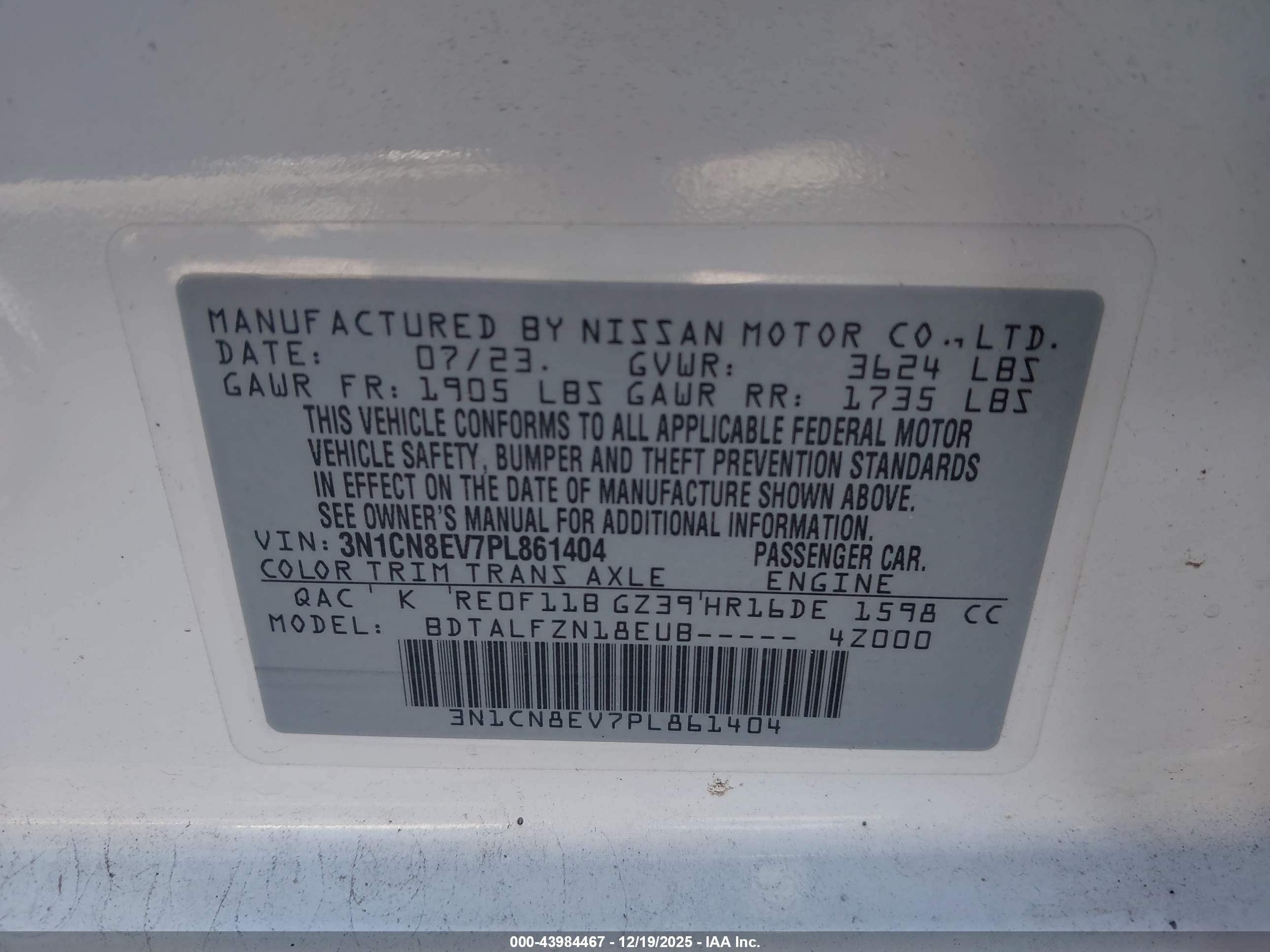 NISSAN VERSA image 9