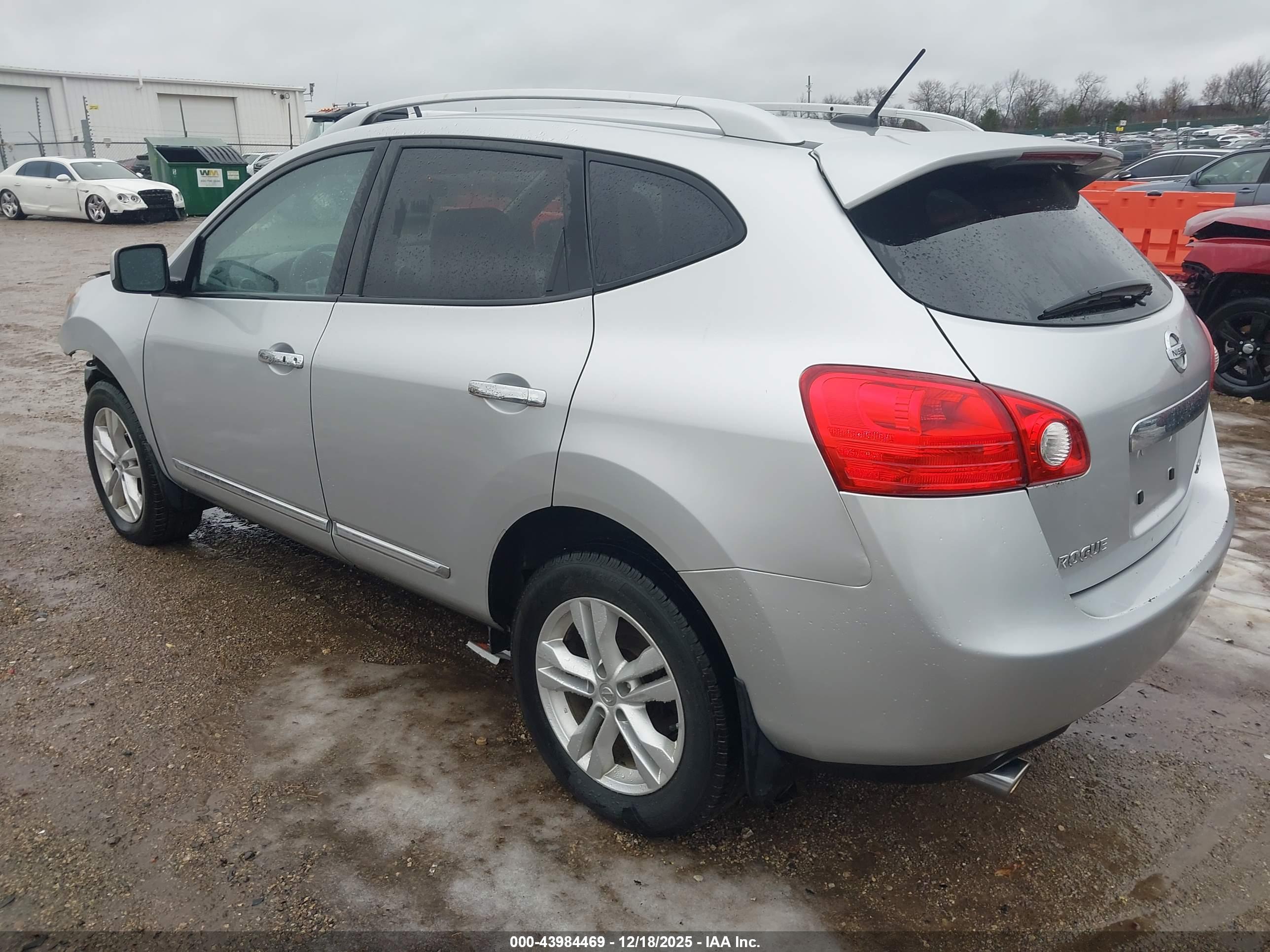 NISSAN ROGUE image 3