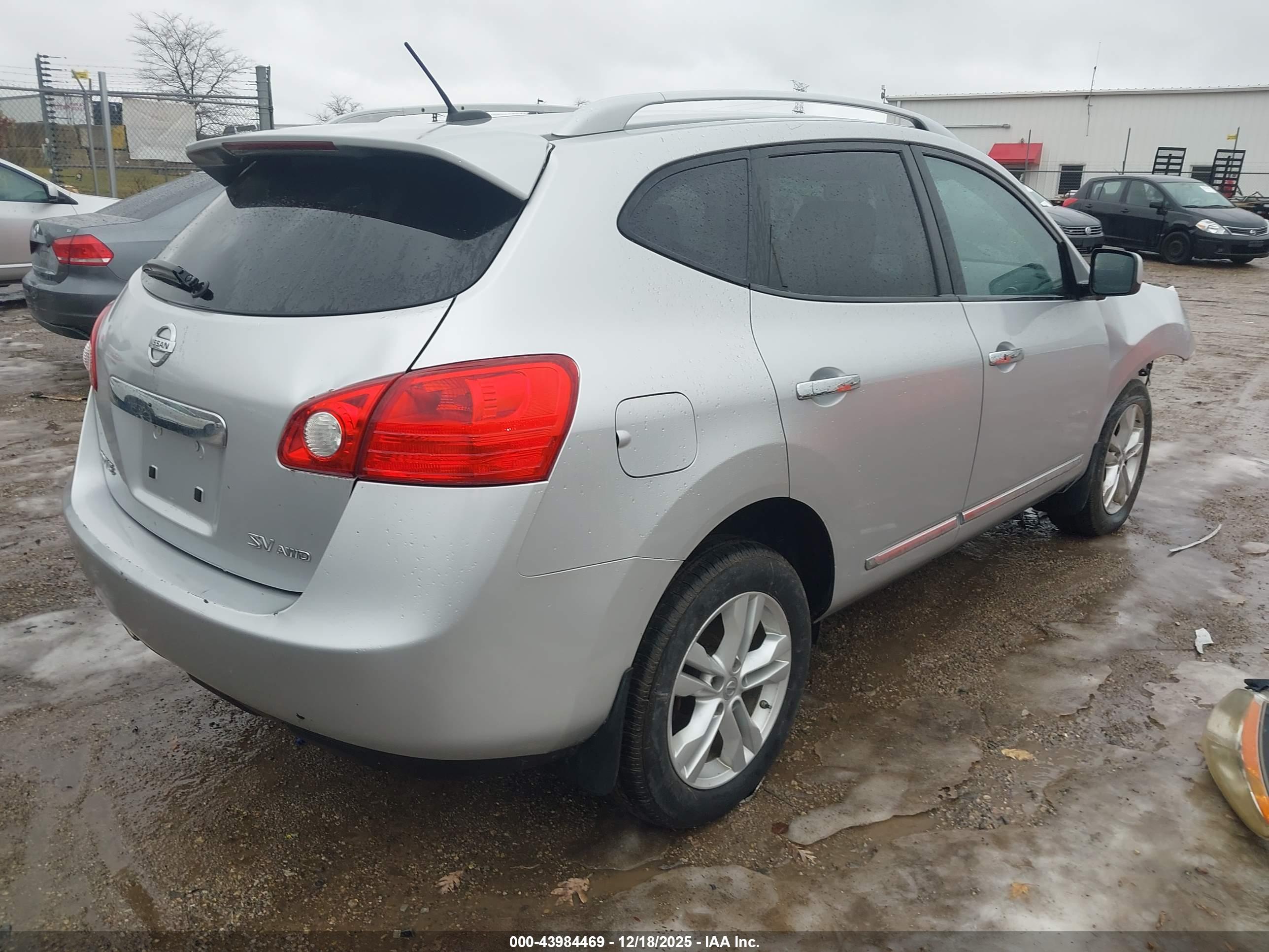 NISSAN ROGUE image 4