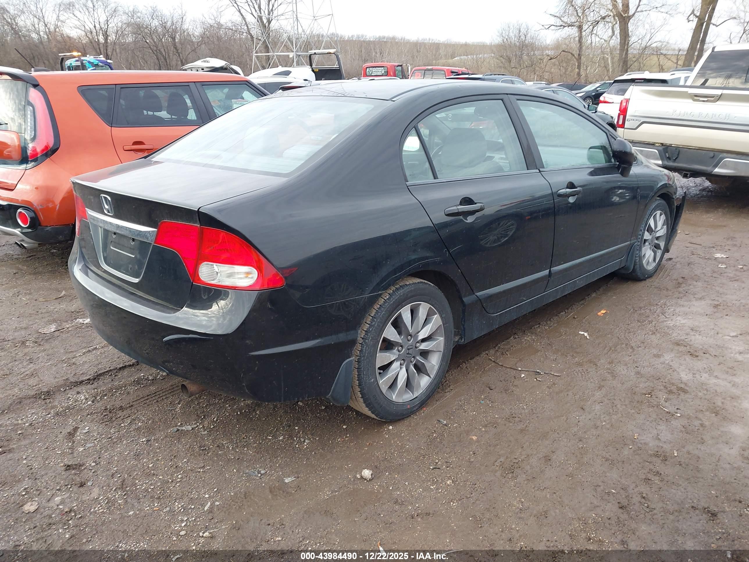 HONDA CIVIC image 4