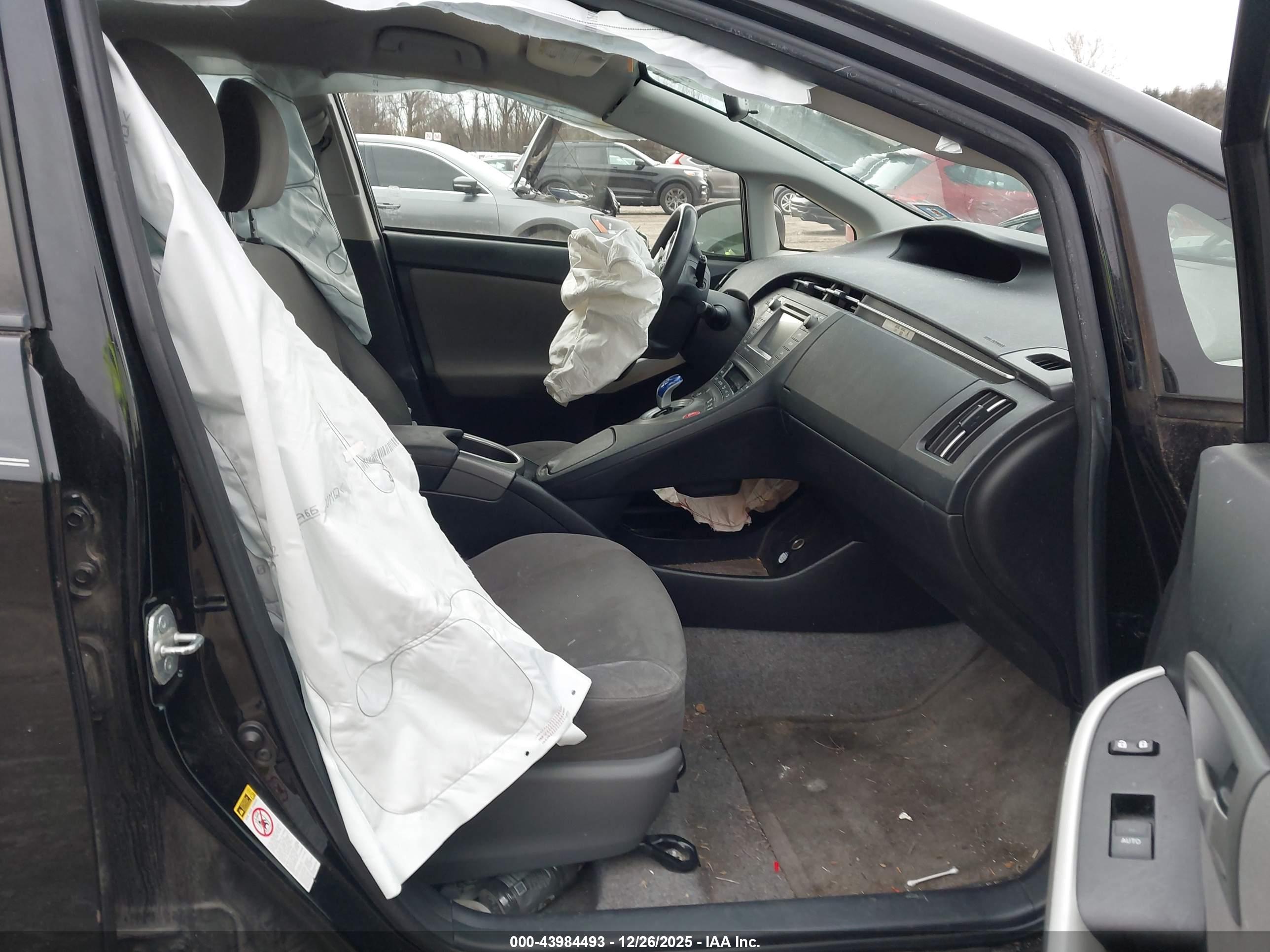 TOYOTA PRIUS image 5