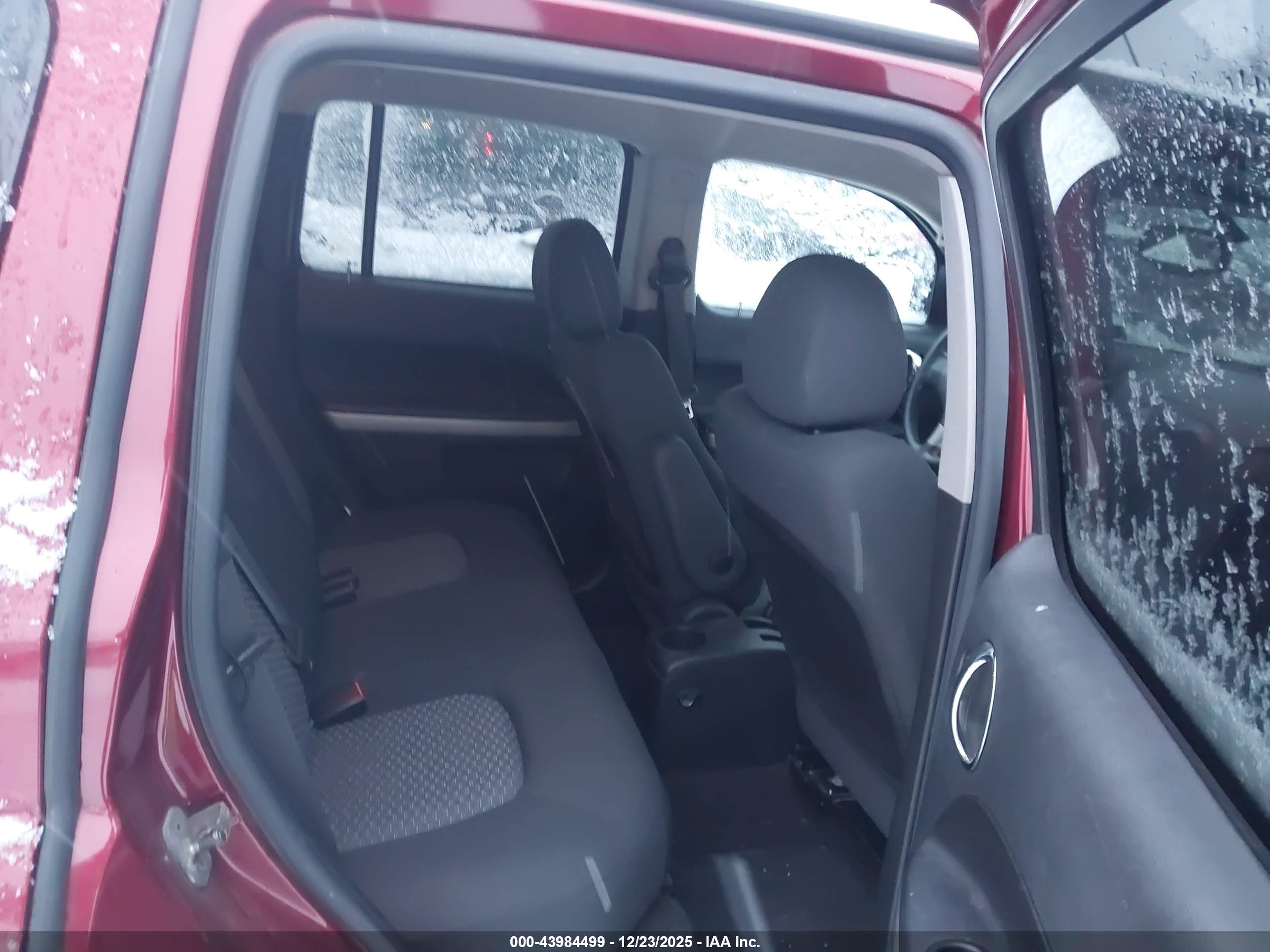 CHEVROLET HHR image 8