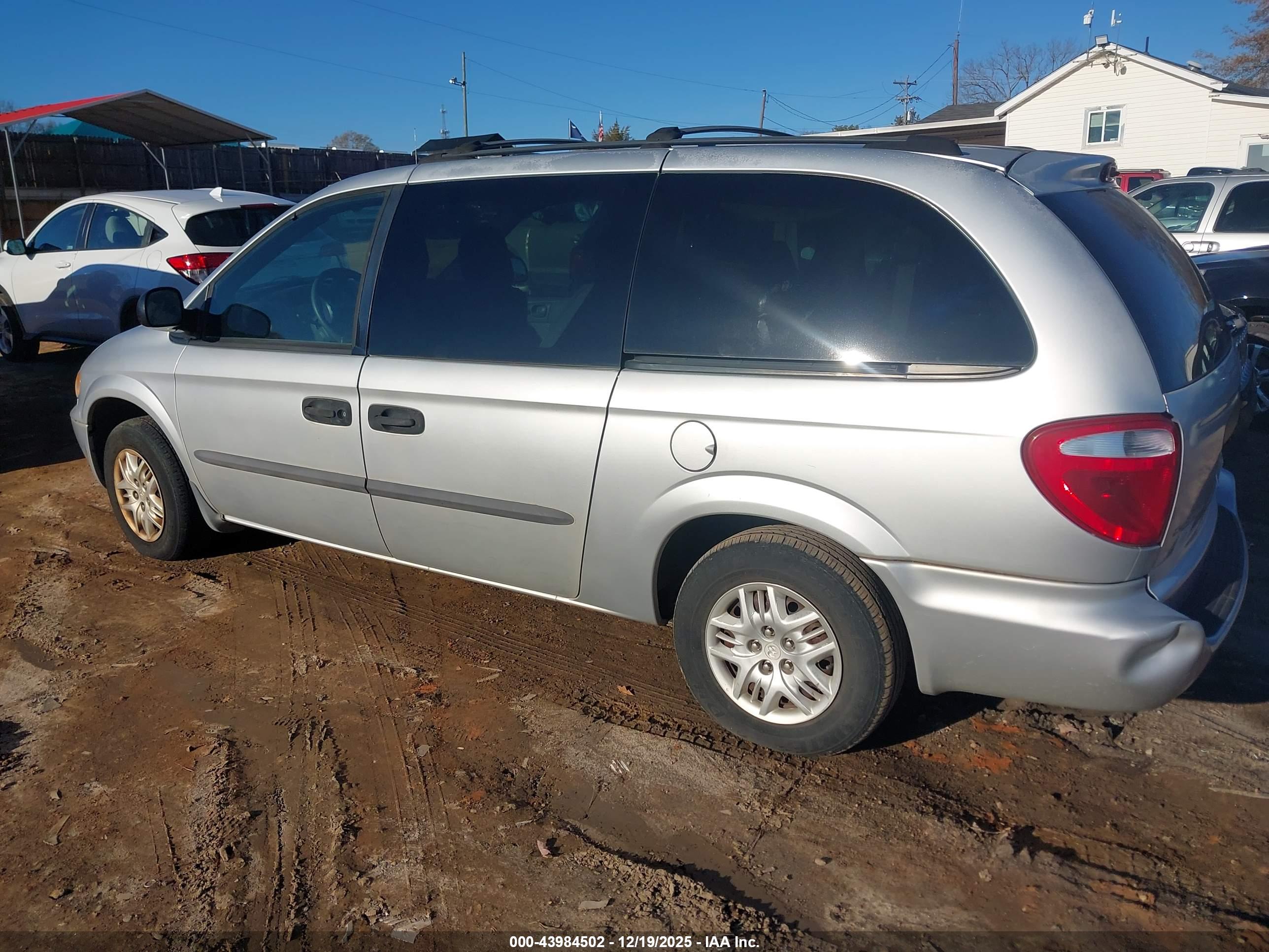 DODGE GRAND image 3