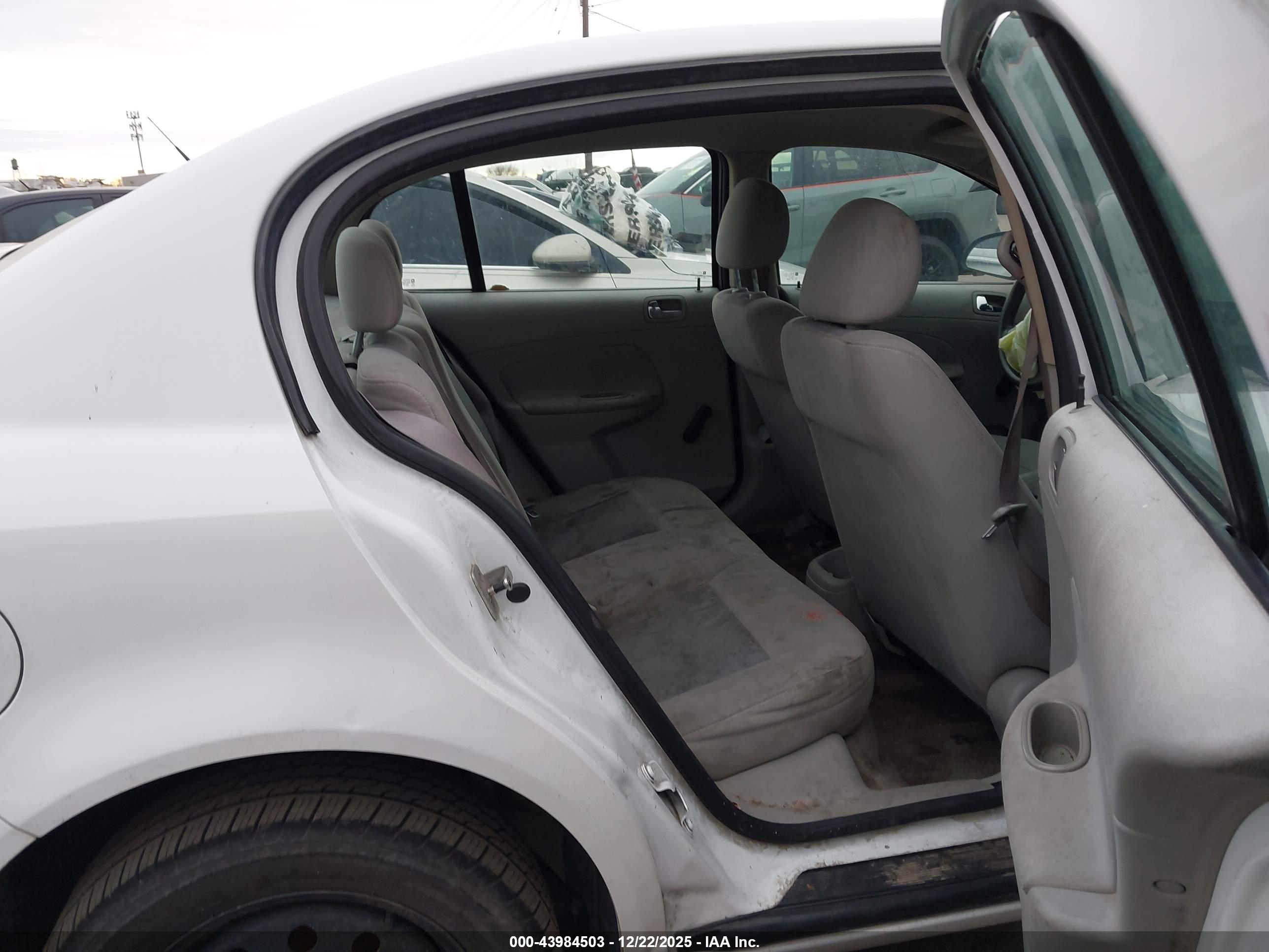CHEVROLET COBALT image 8