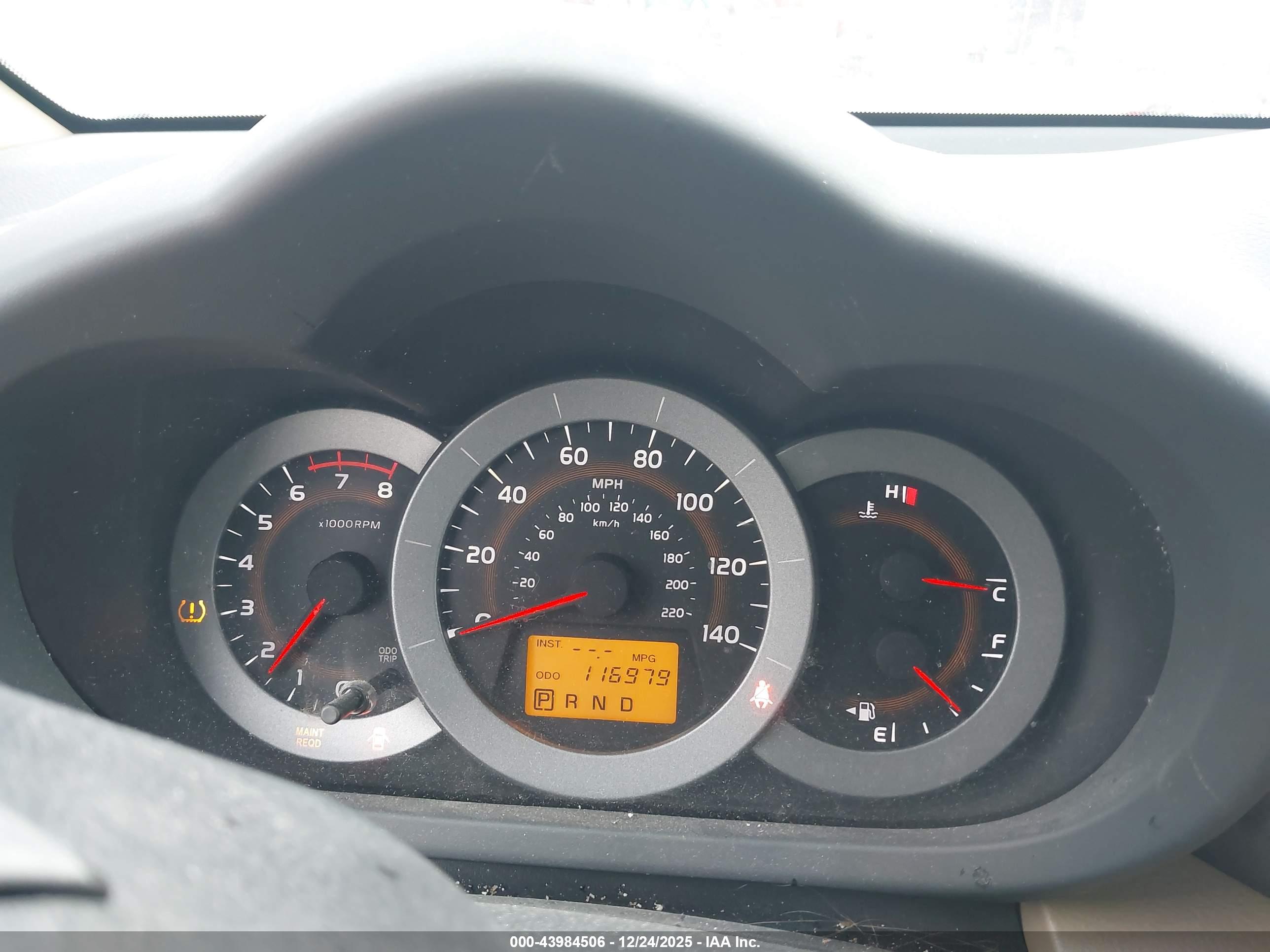 TOYOTA RAV4 image 7