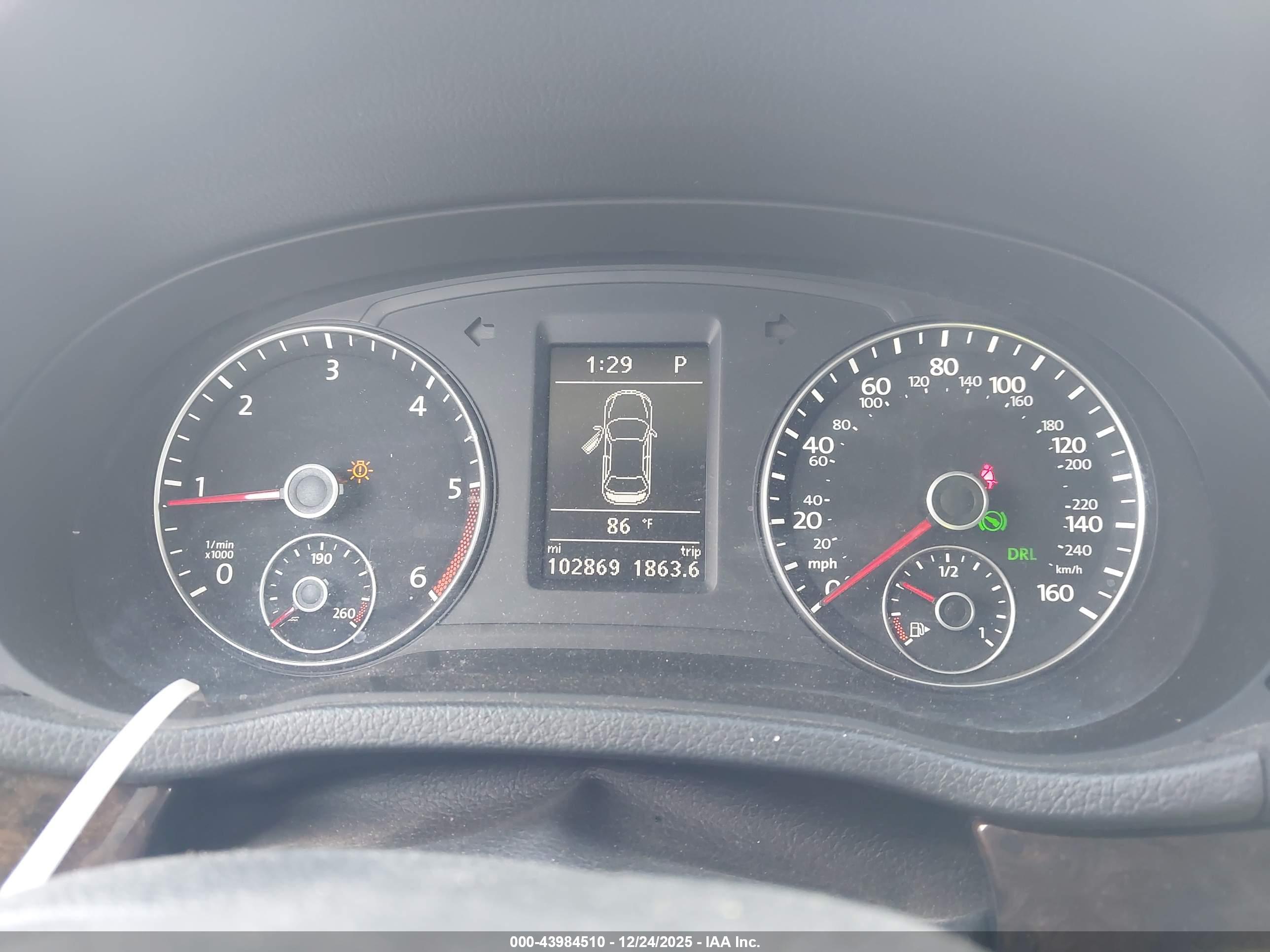 VOLKSWAGEN PASSAT image 7