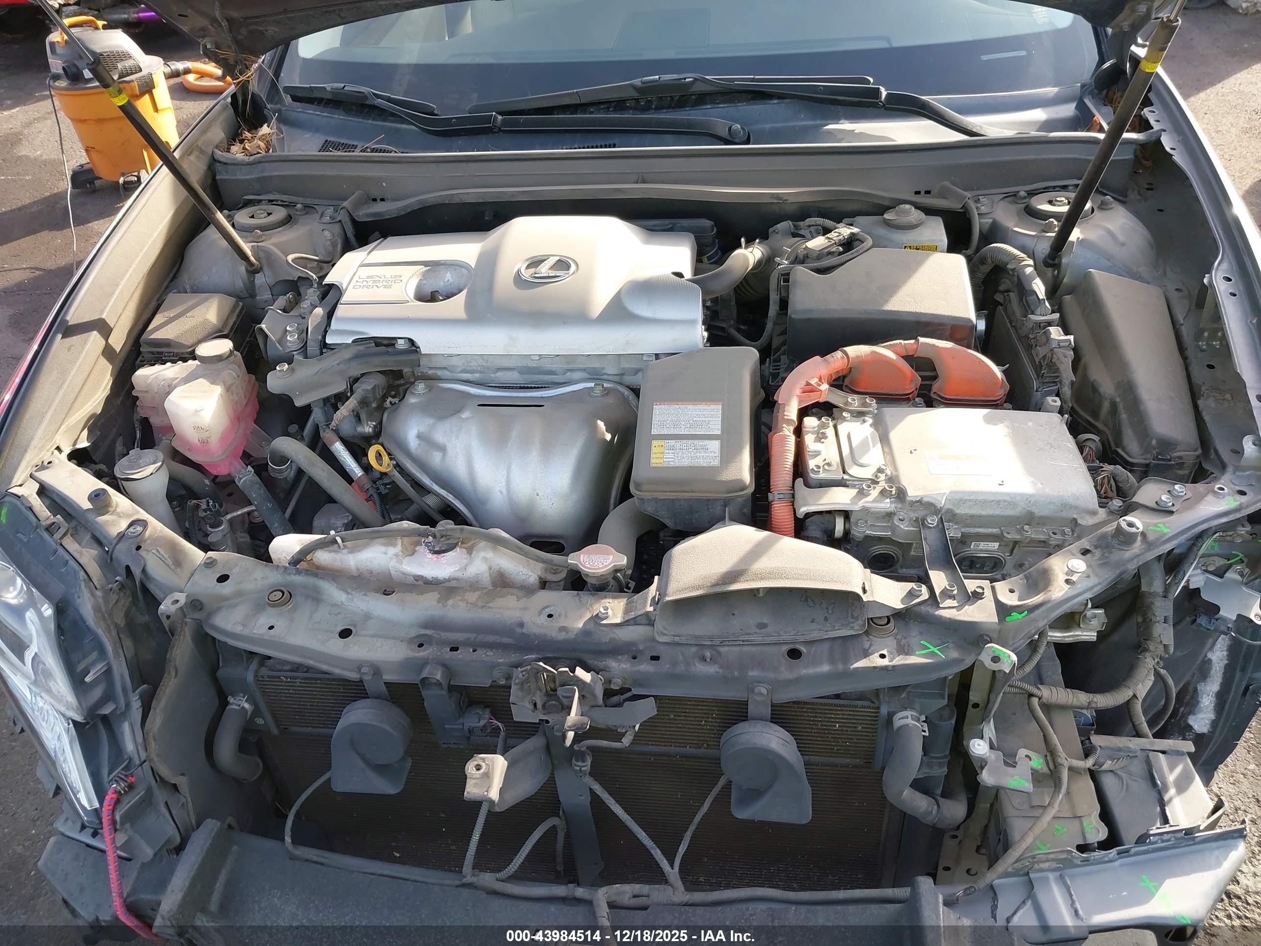 LEXUS ES image 10