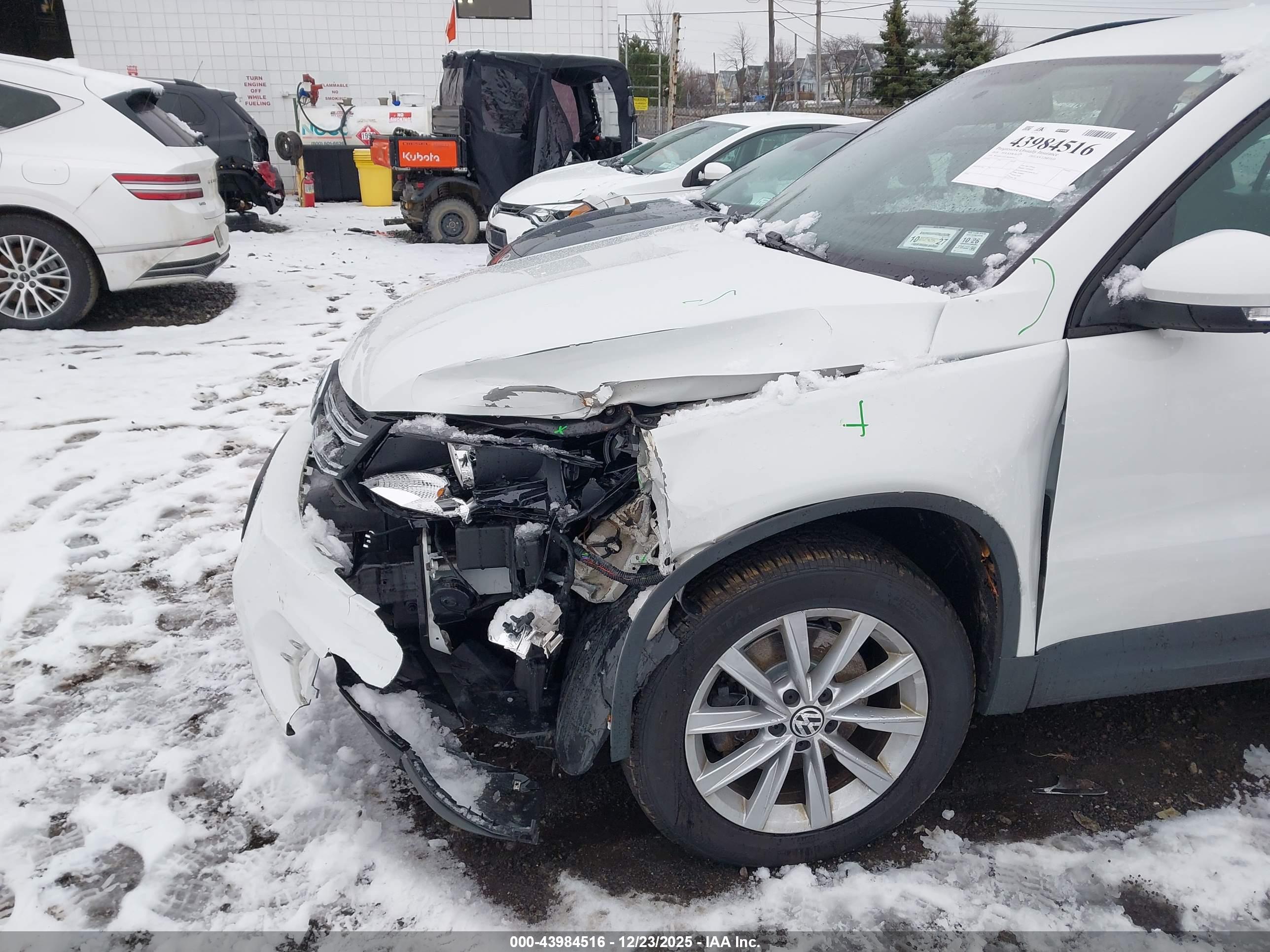 VOLKSWAGEN TIGUAN image 6