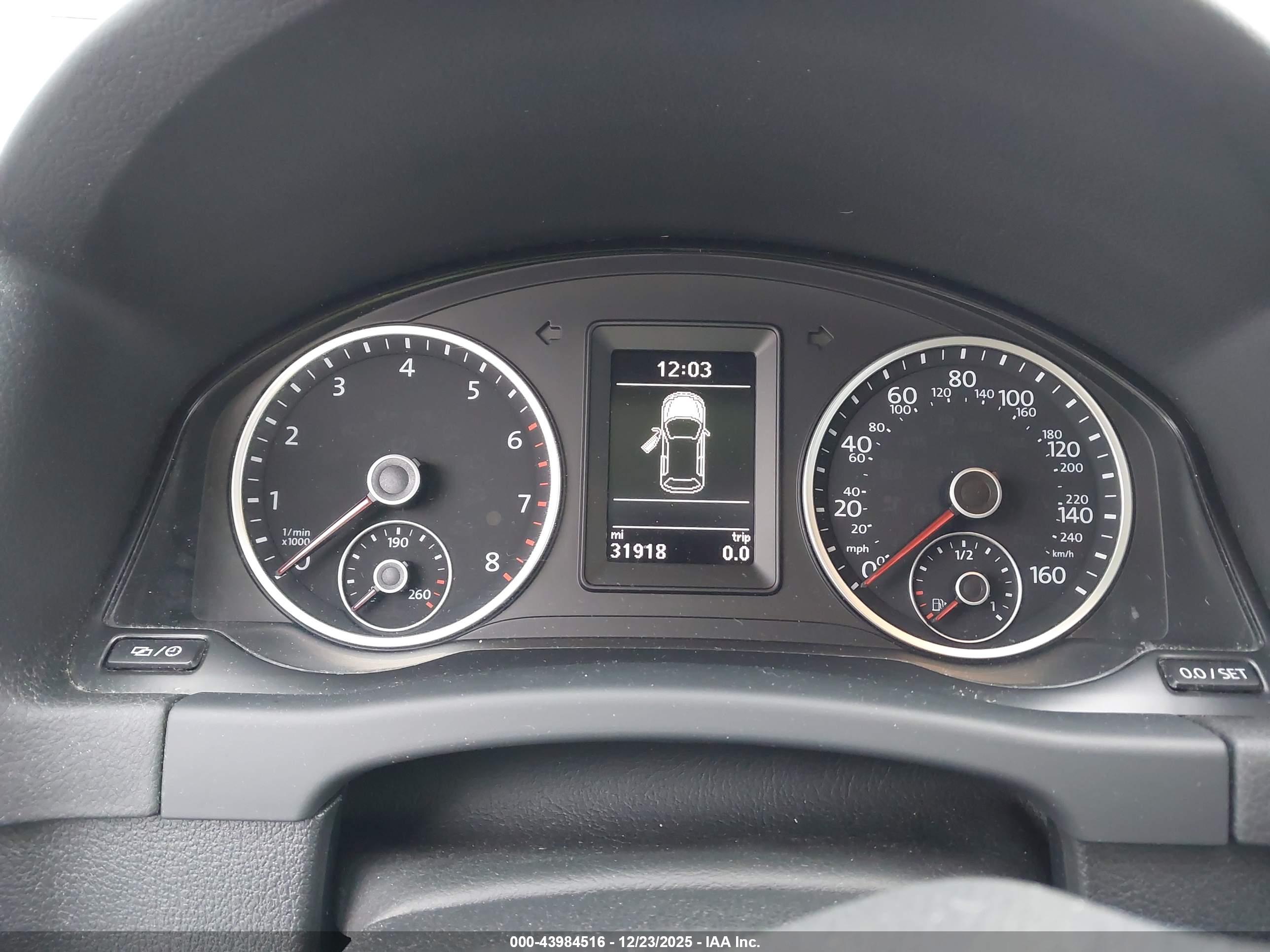 VOLKSWAGEN TIGUAN image 7