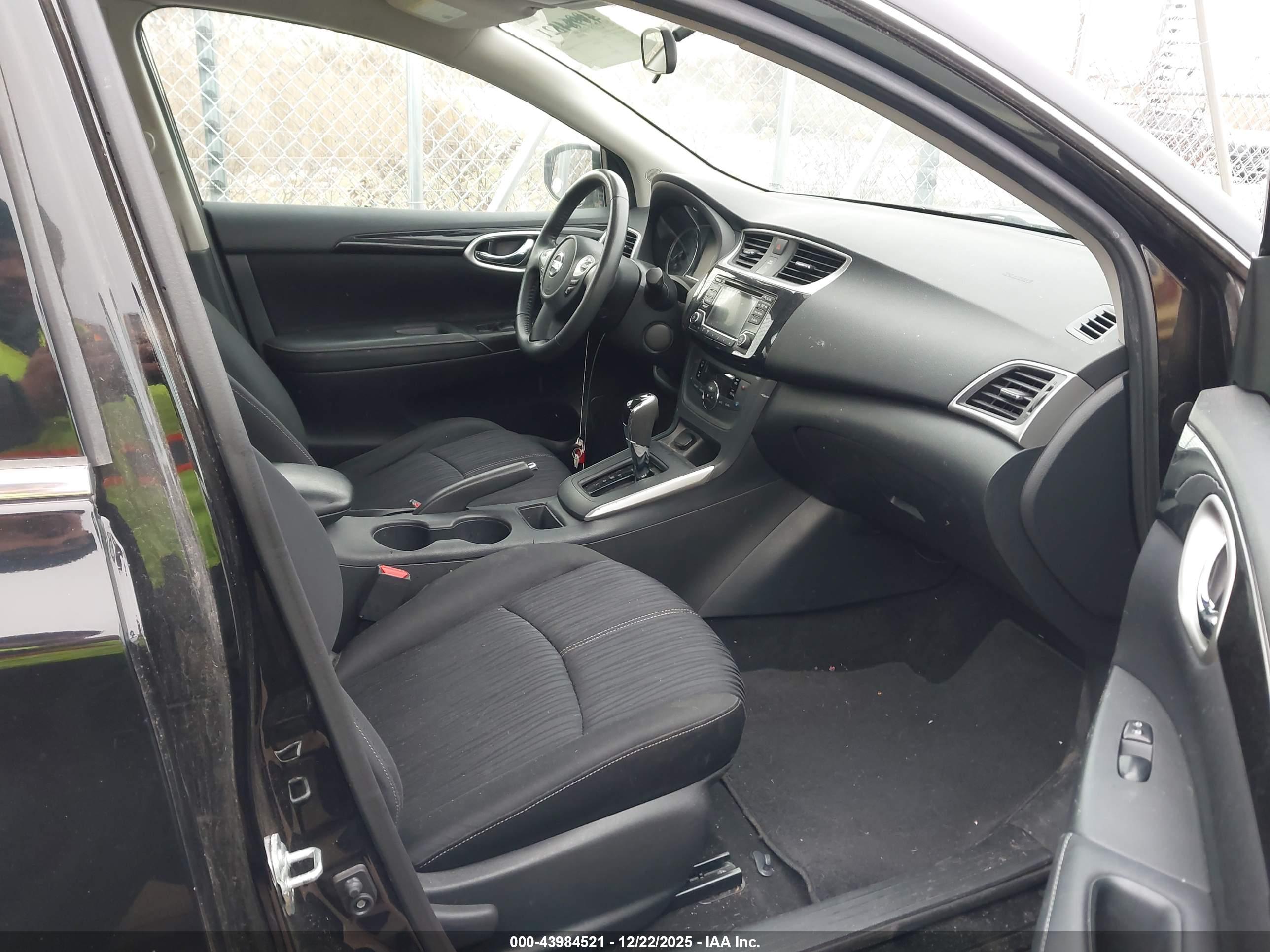 NISSAN SENTRA image 5