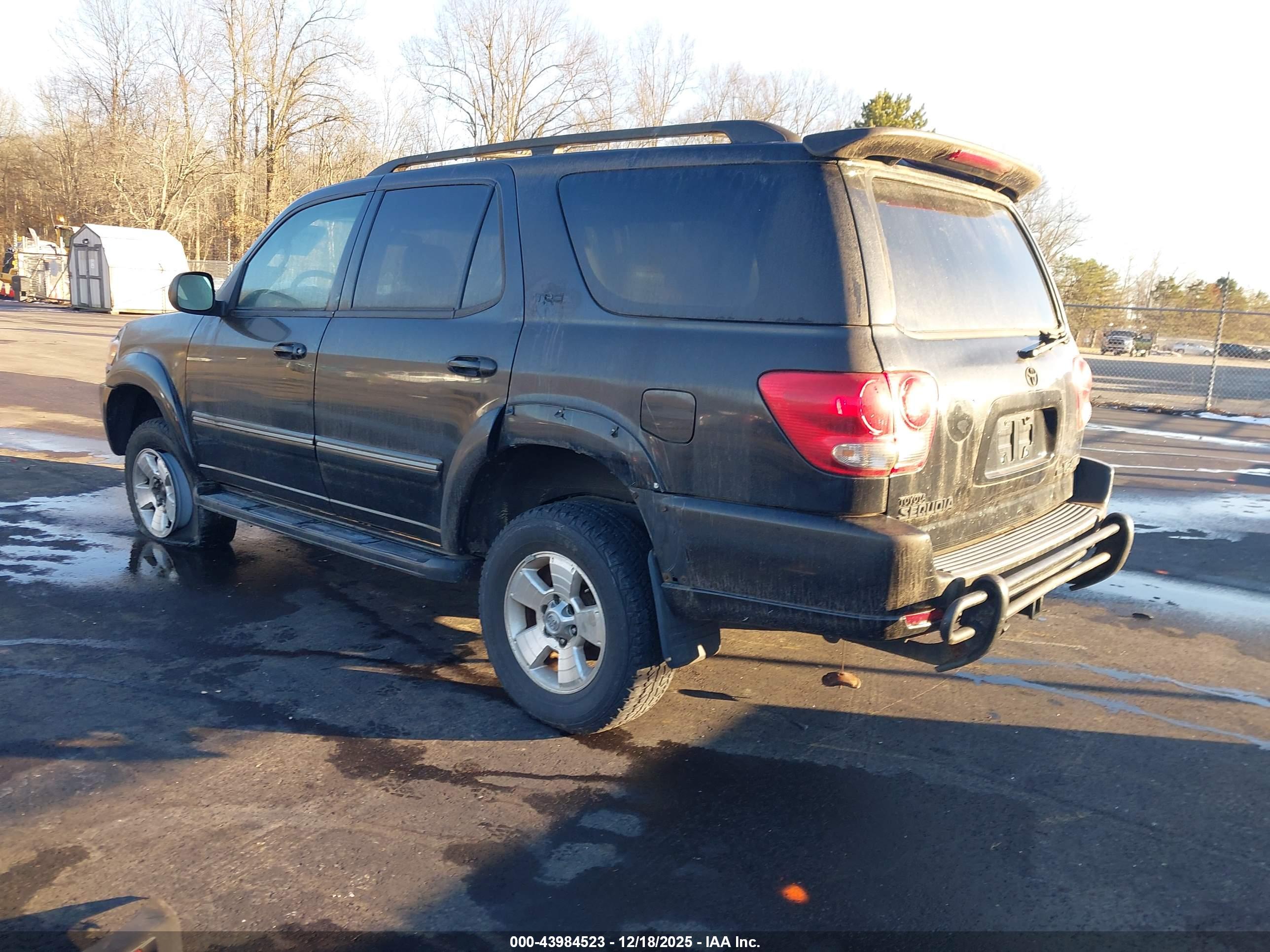 TOYOTA SEQUOIA image 3