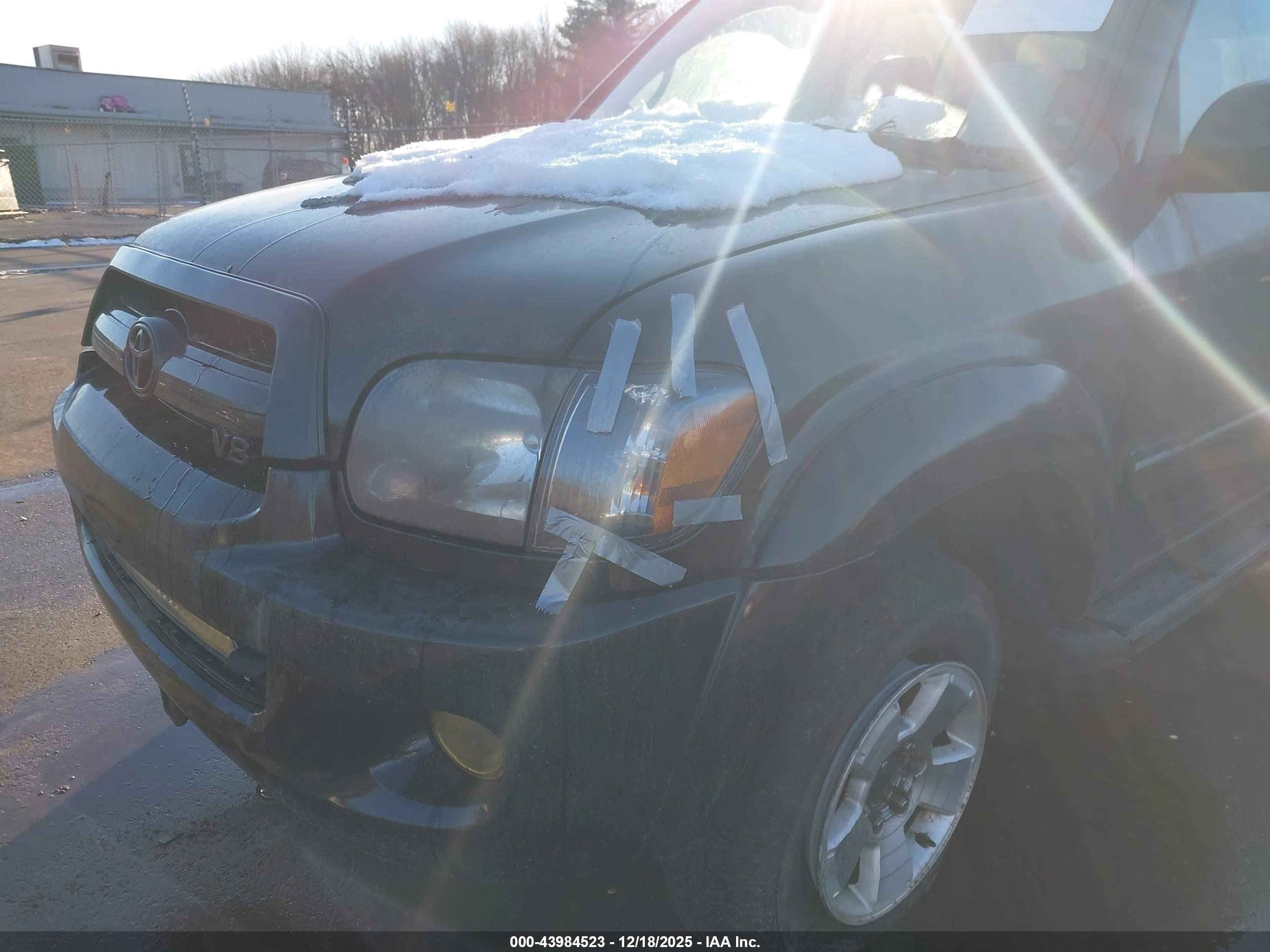 TOYOTA SEQUOIA image 6
