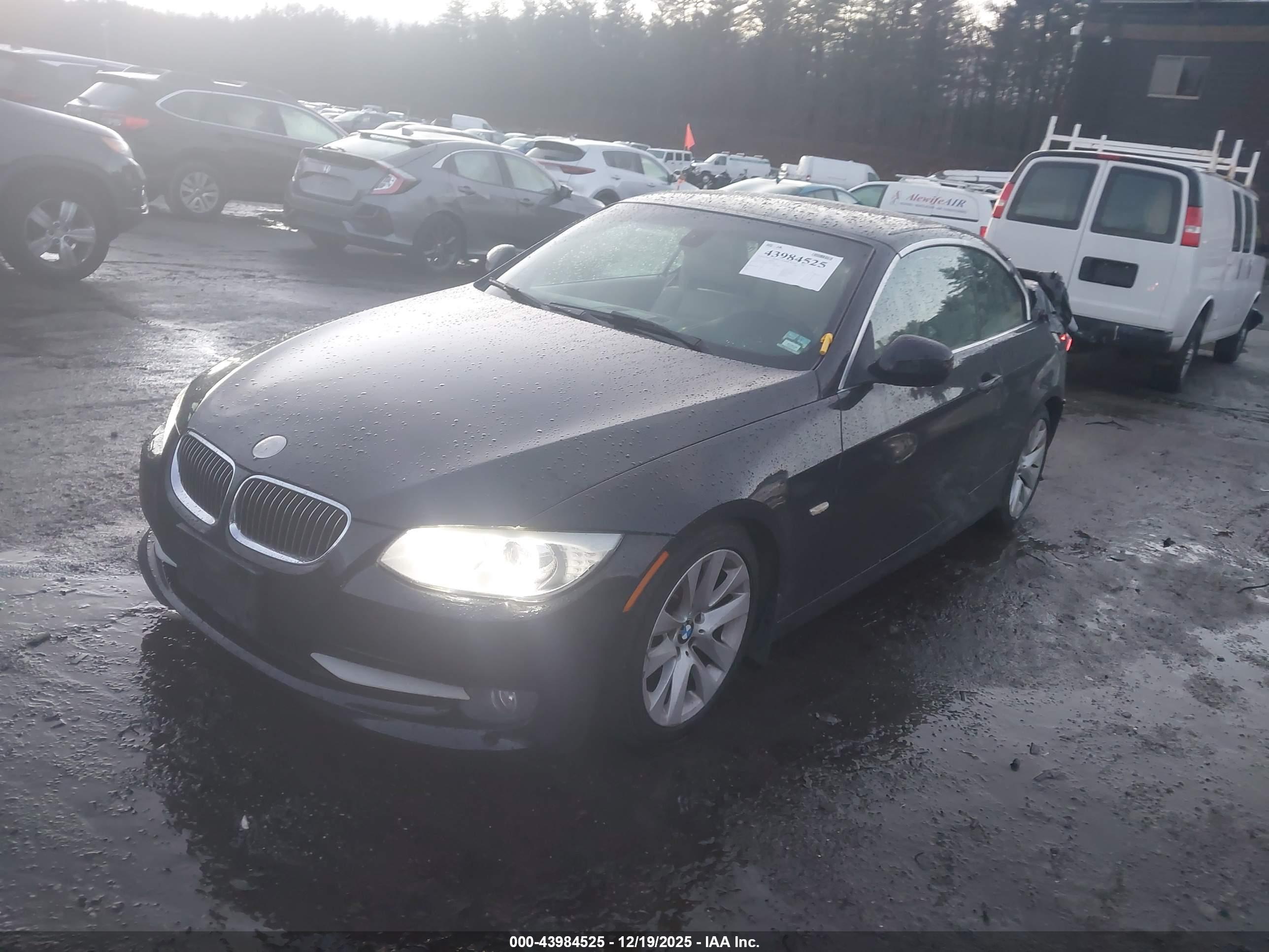 BMW 328I image 2