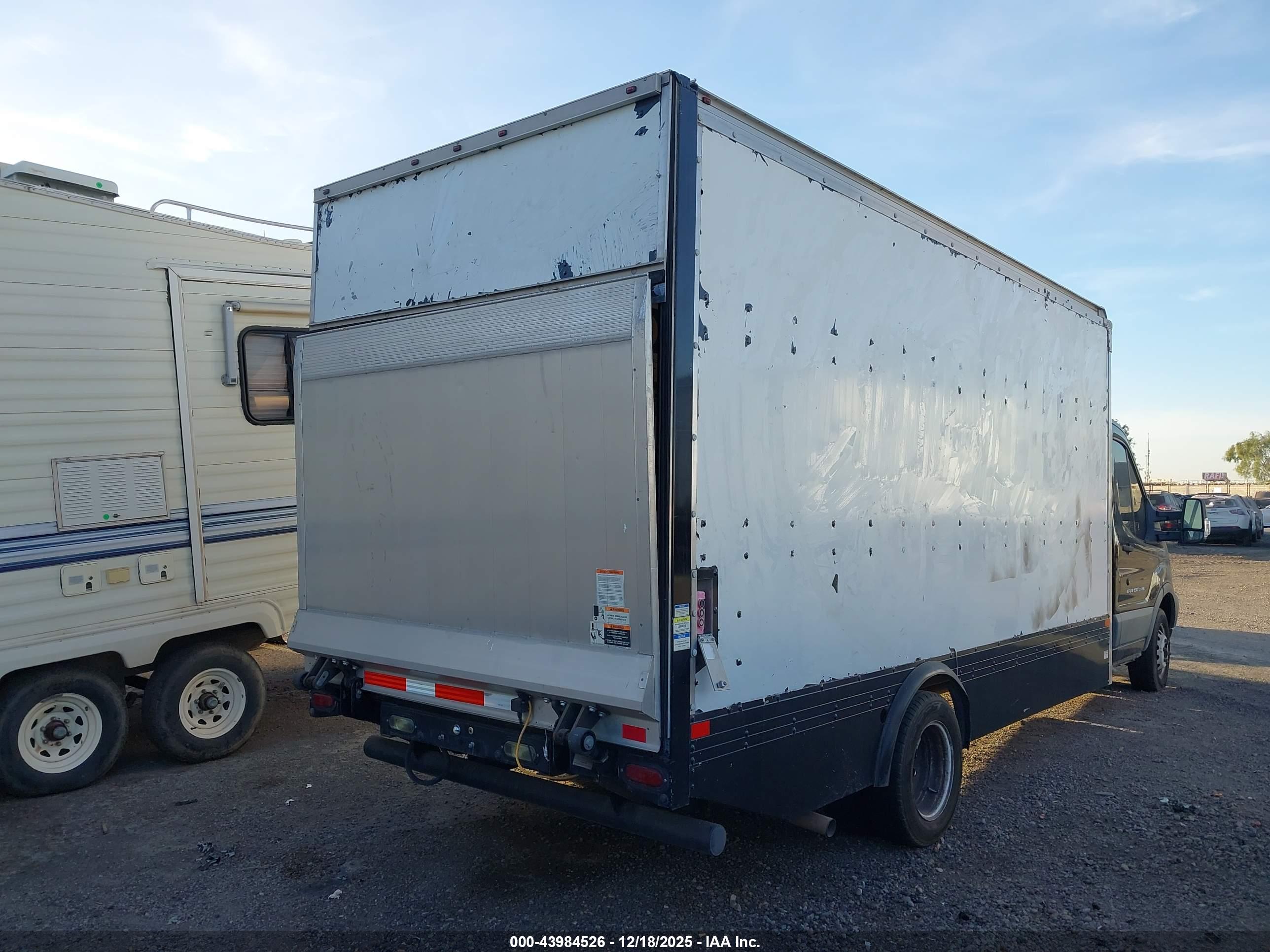 FORD TRANSIT-350 image 4