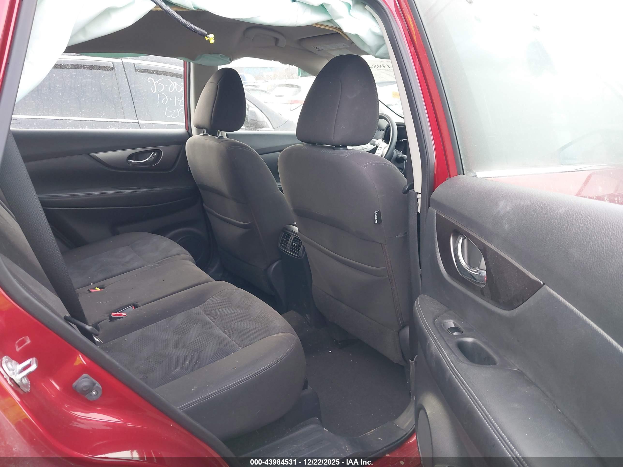 NISSAN ROGUE image 8