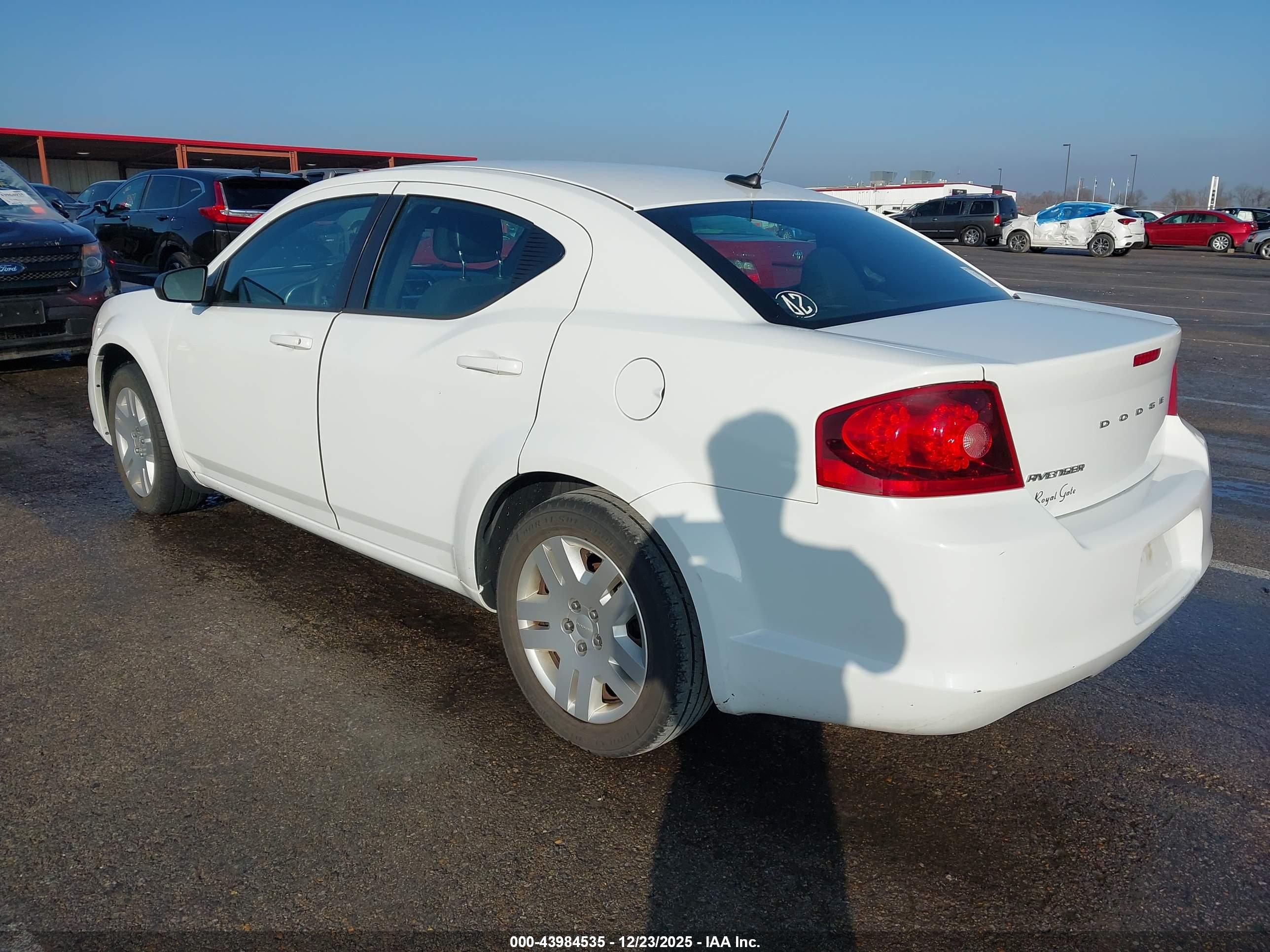 DODGE AVENGER image 3