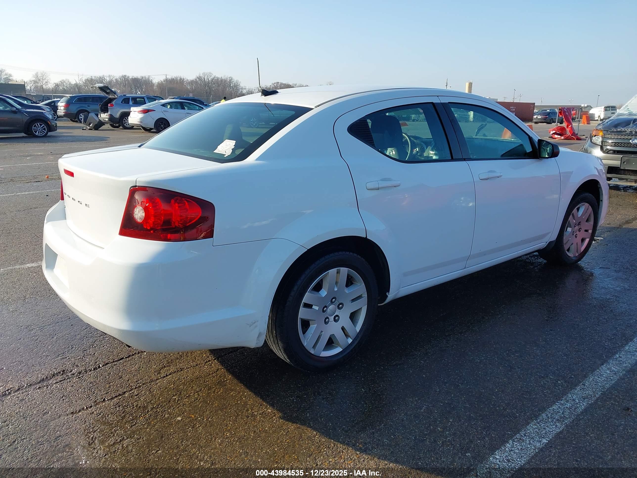 DODGE AVENGER image 4