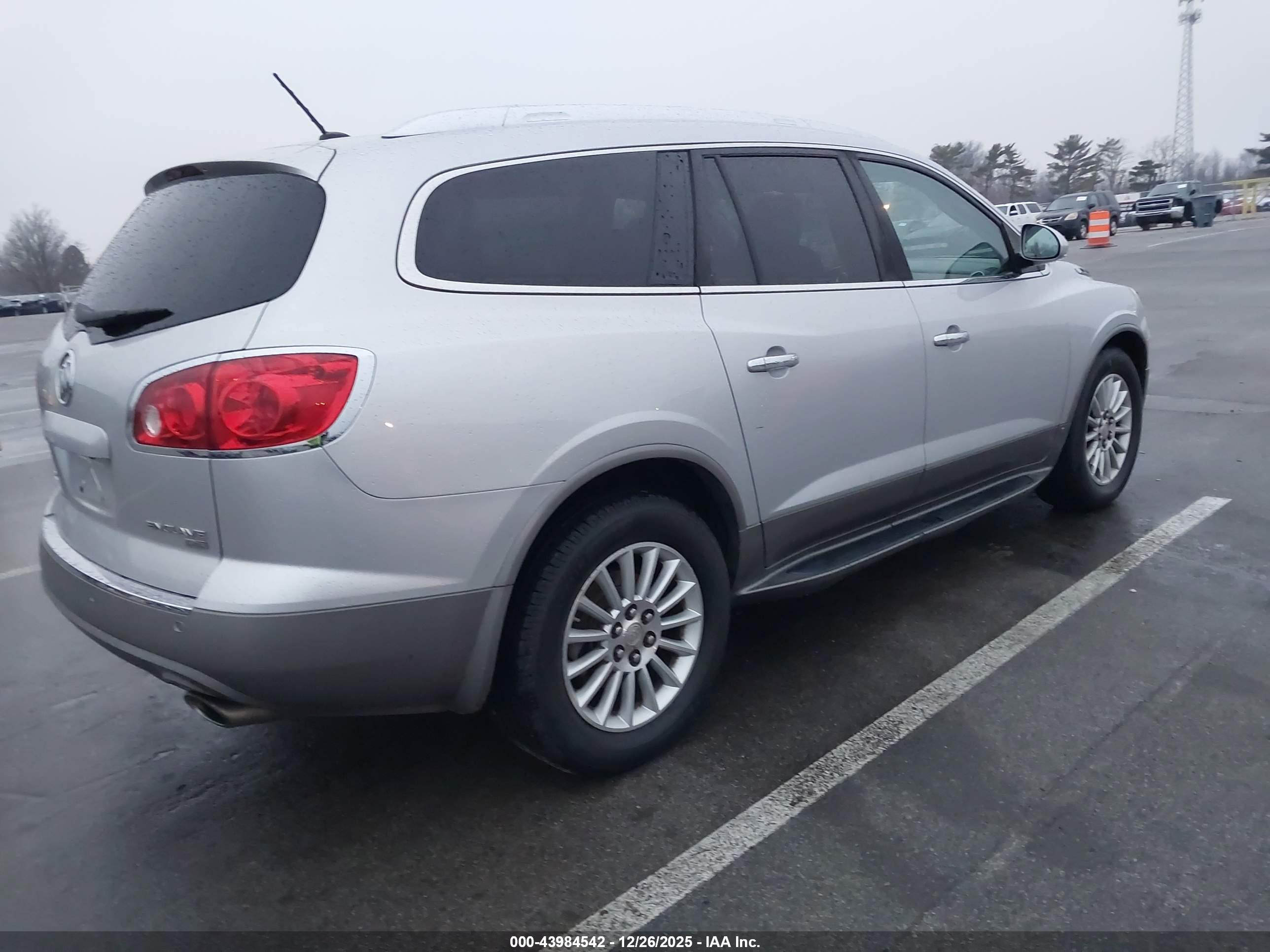 BUICK ENCLAVE image 4