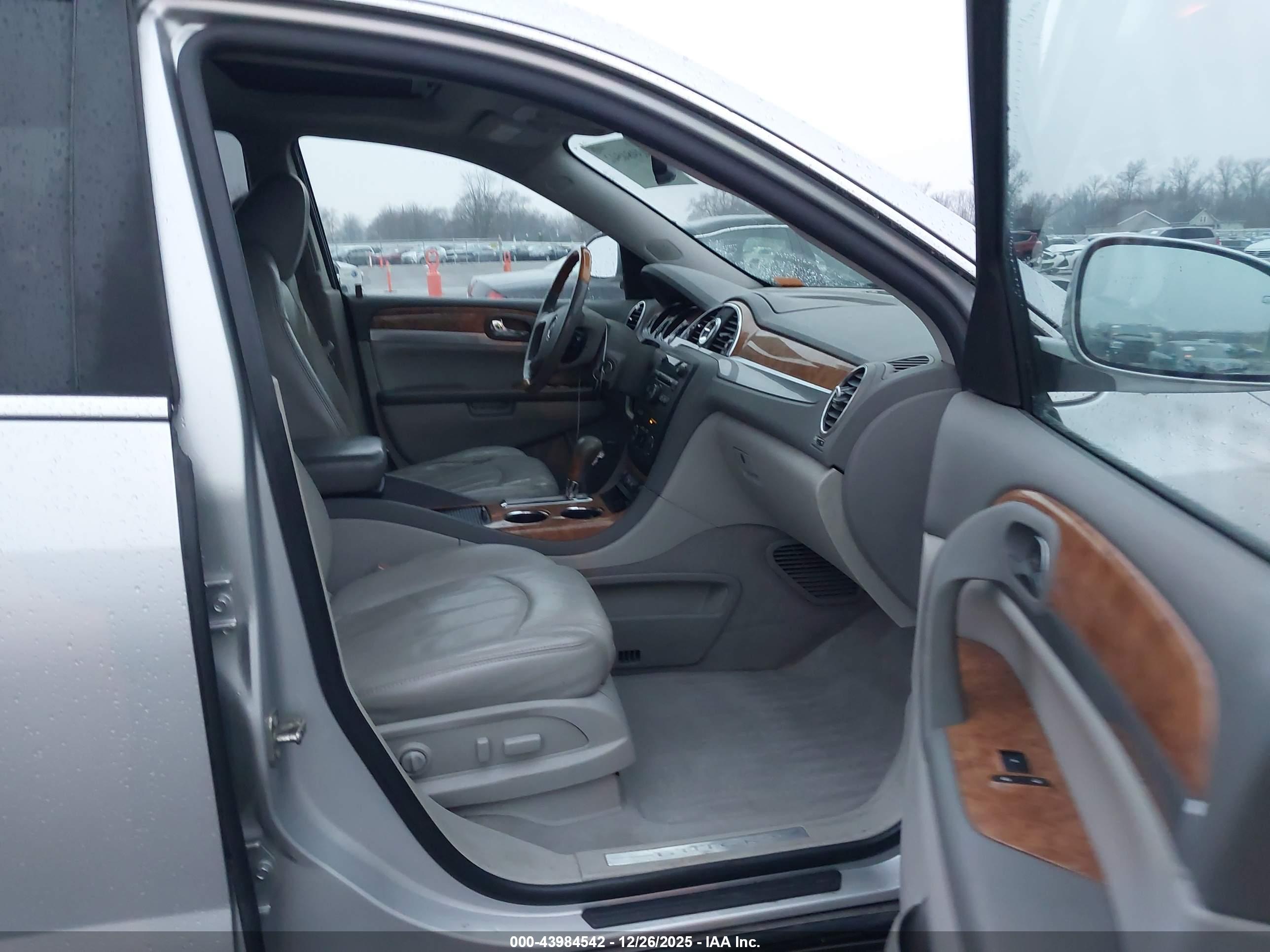 BUICK ENCLAVE image 5