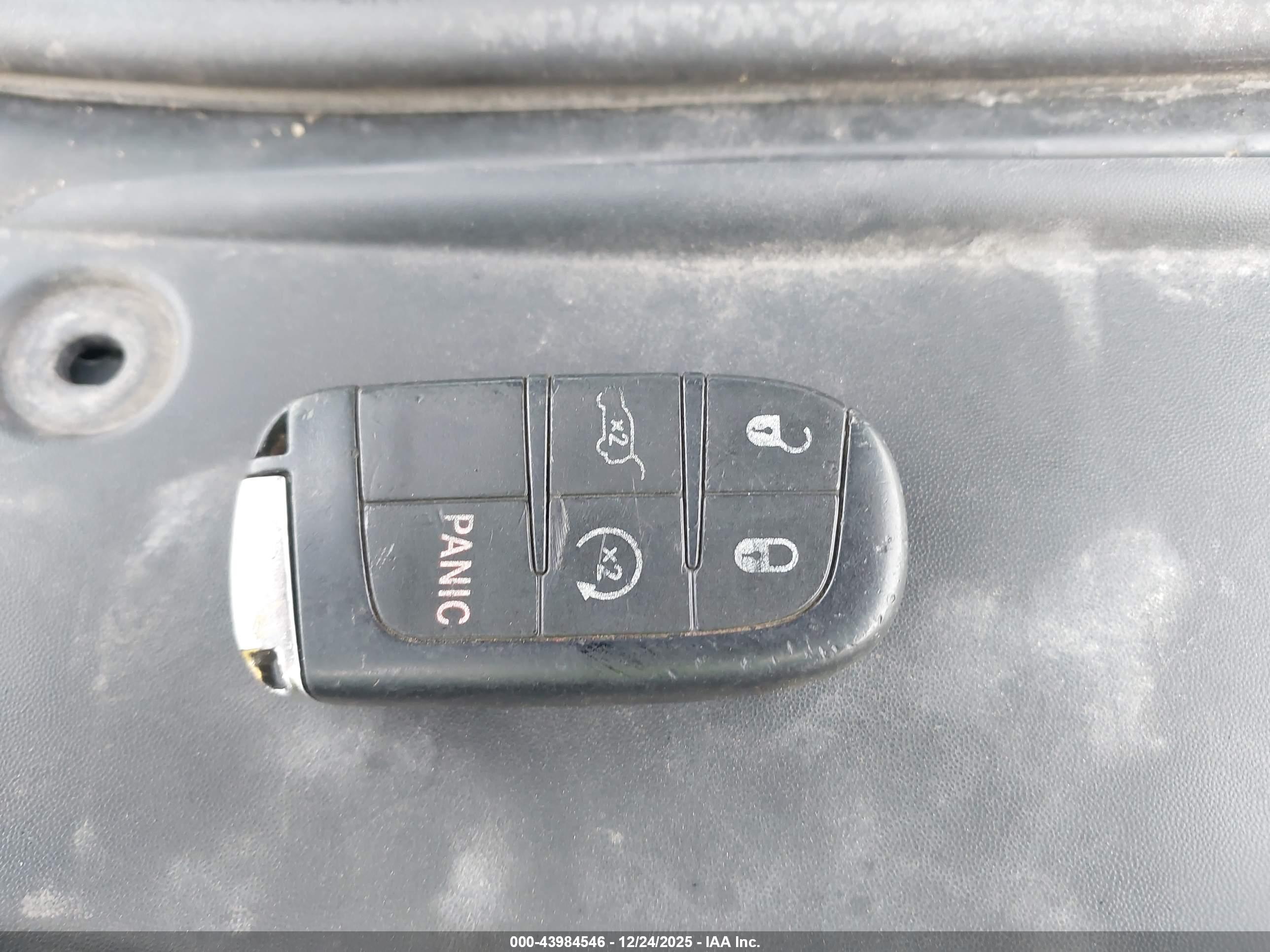 JEEP GRAND image 11