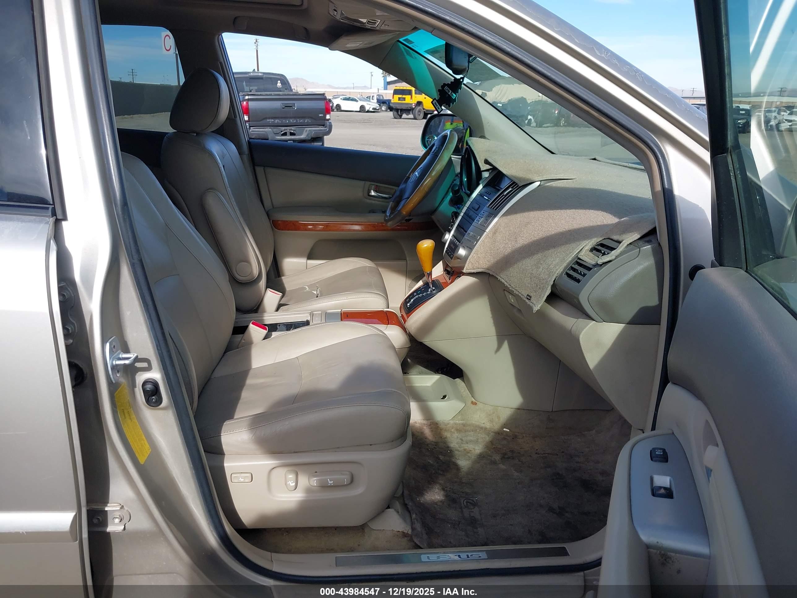 LEXUS RX image 5