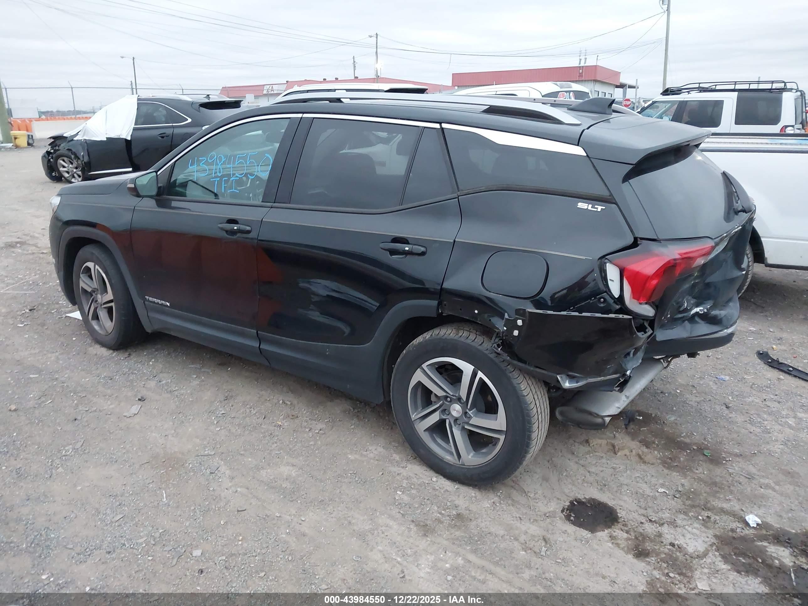 GMC TERRAIN image 3