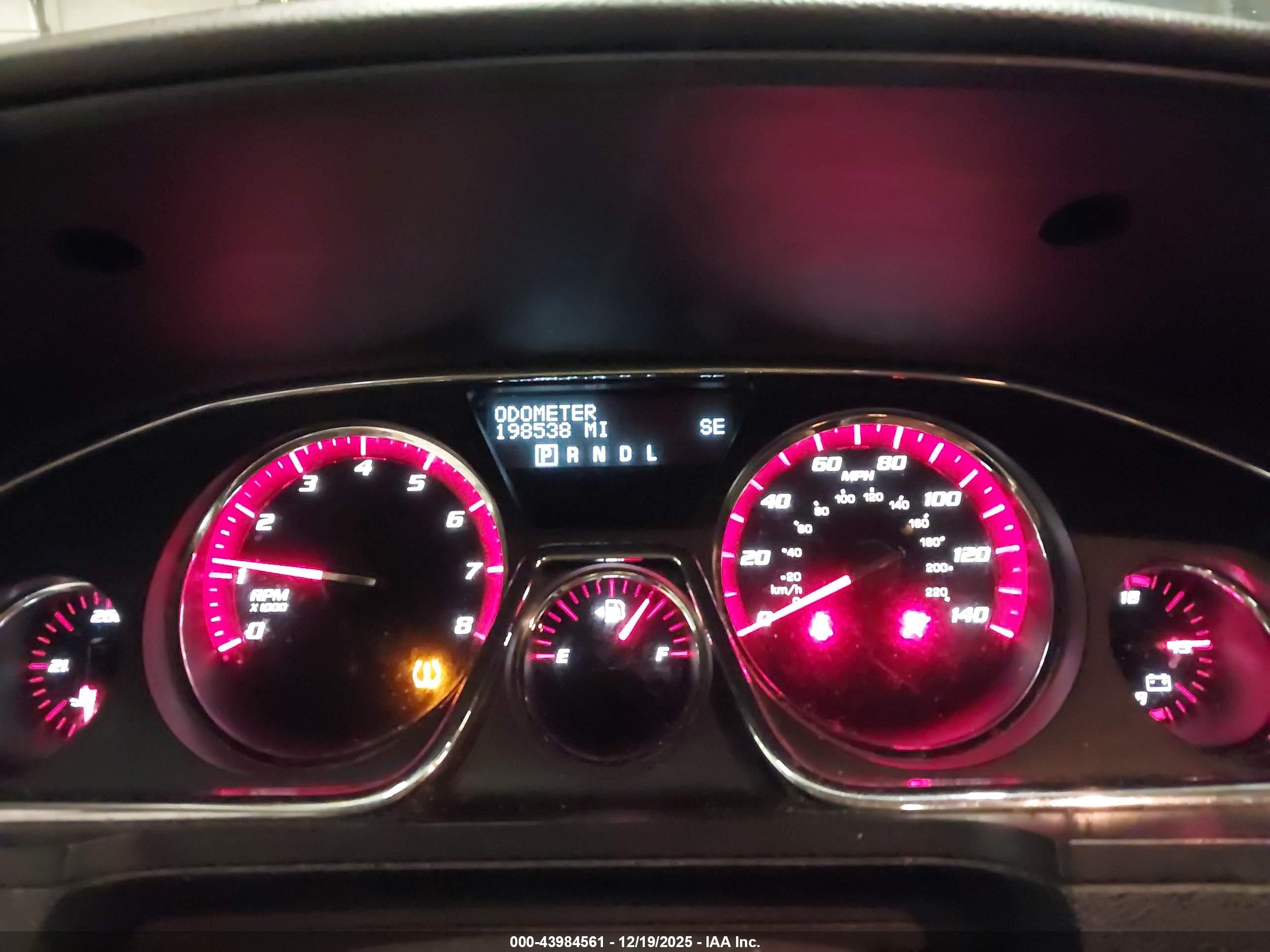 GMC ACADIA image 7
