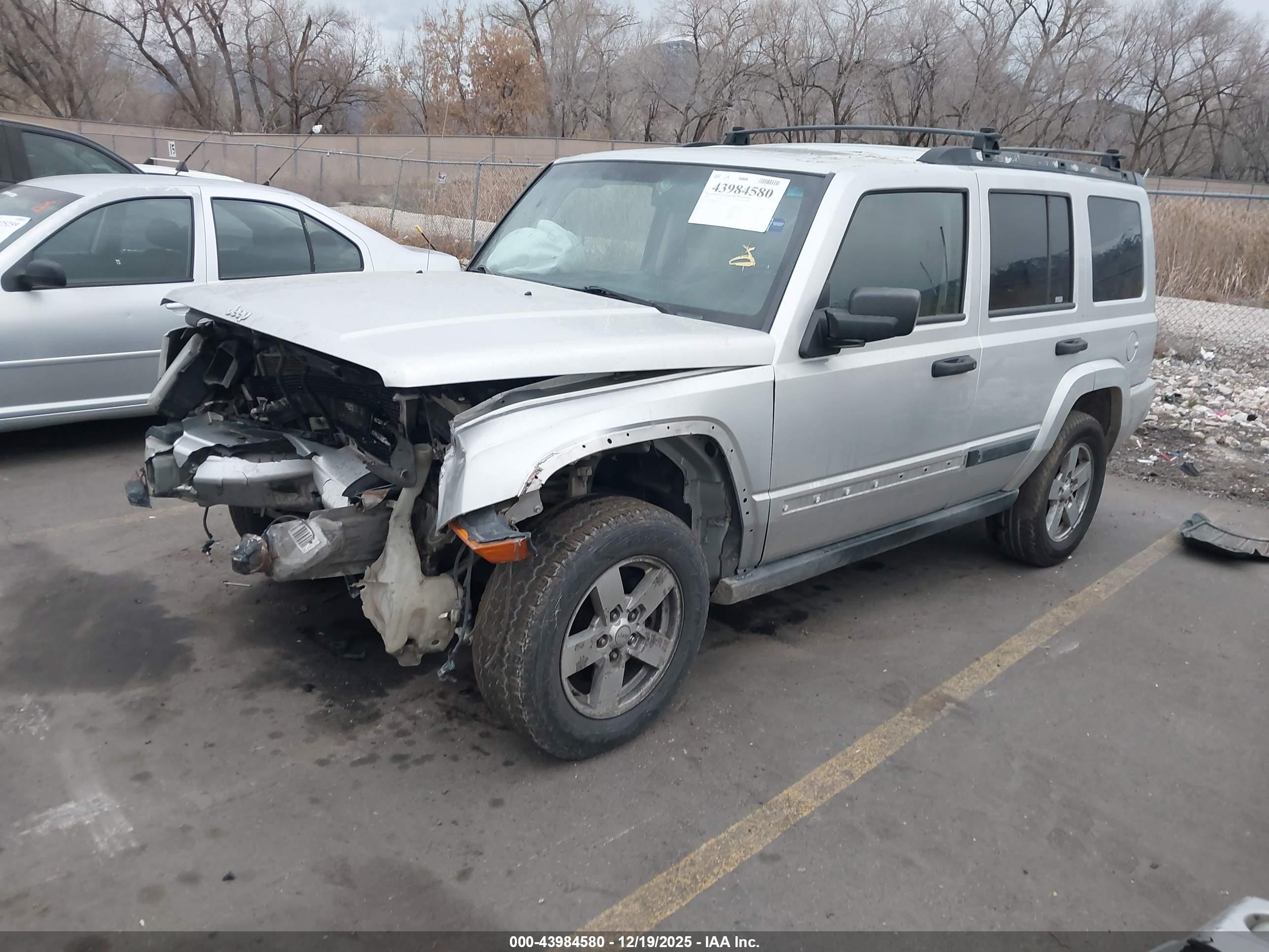JEEP COMMANDER image 2