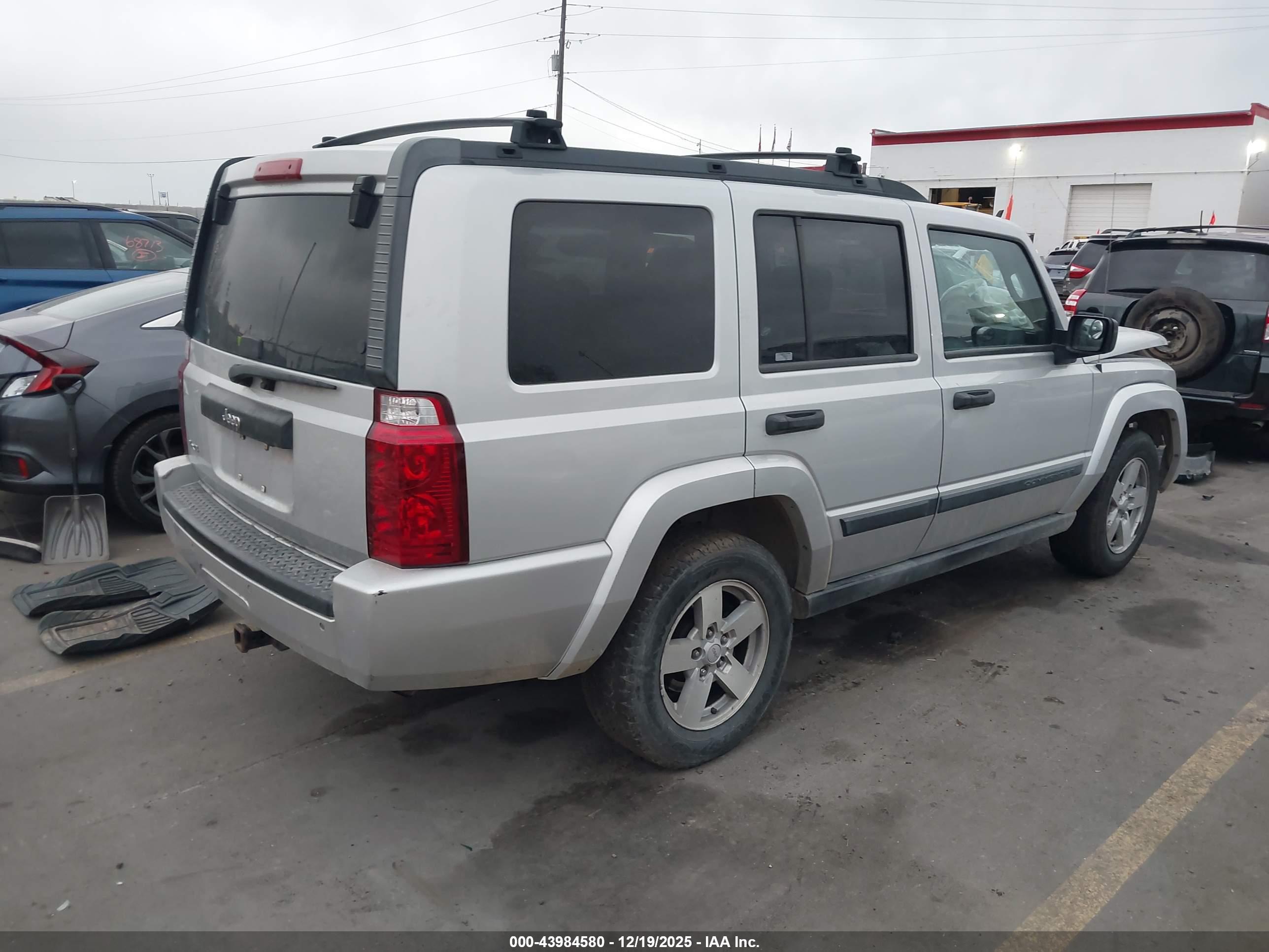 JEEP COMMANDER image 4