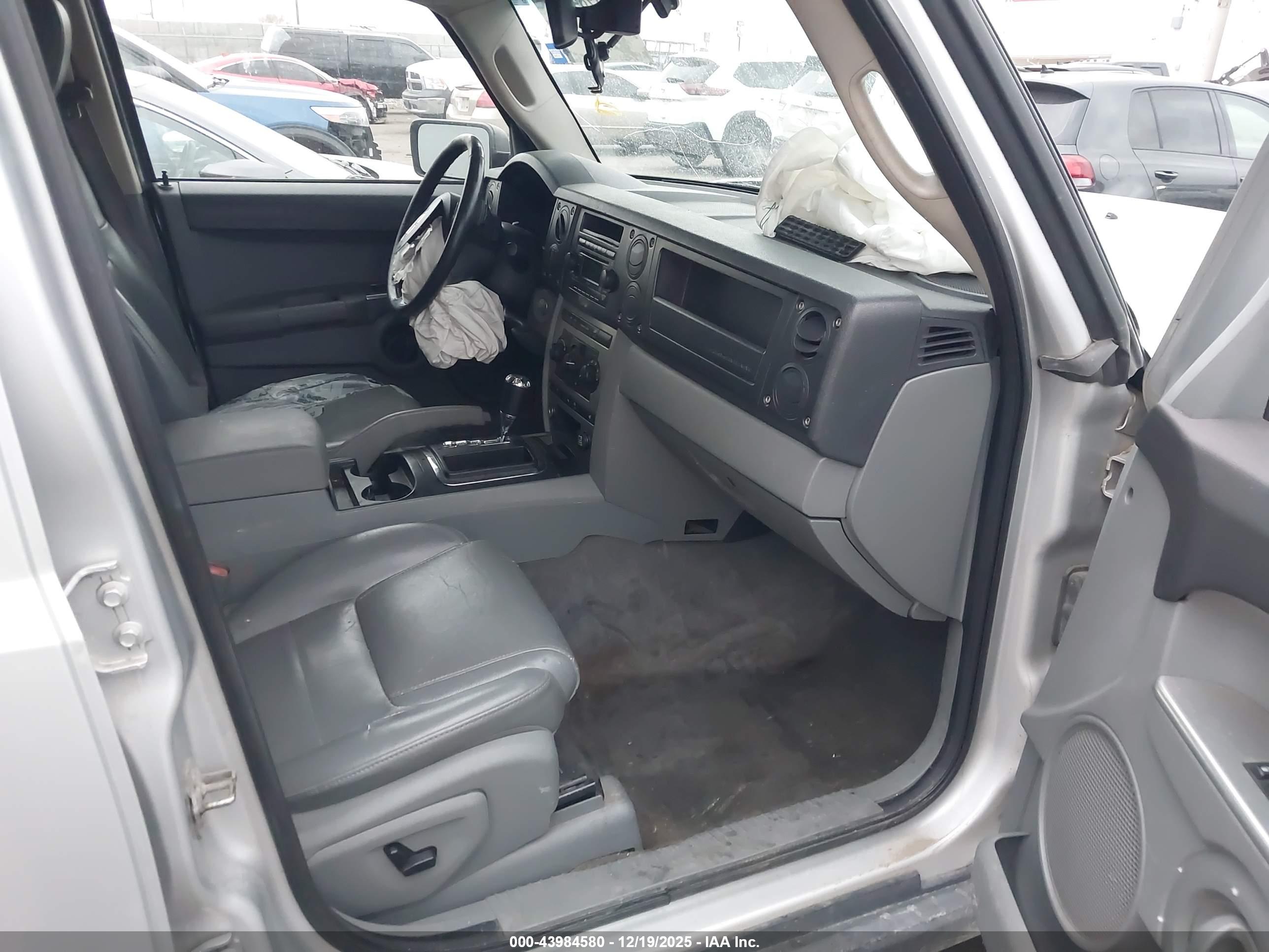 JEEP COMMANDER image 5