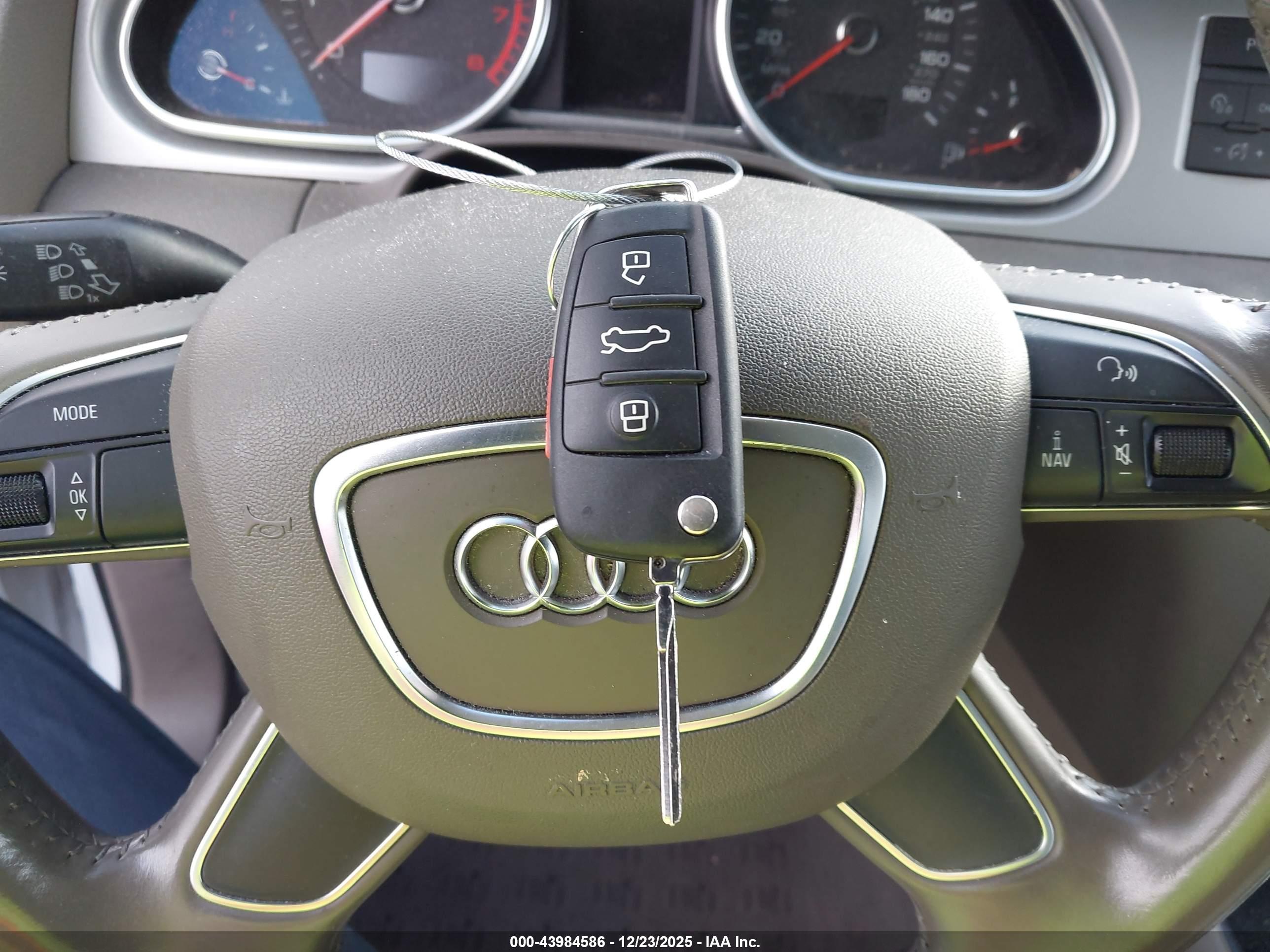 AUDI Q7 image 11