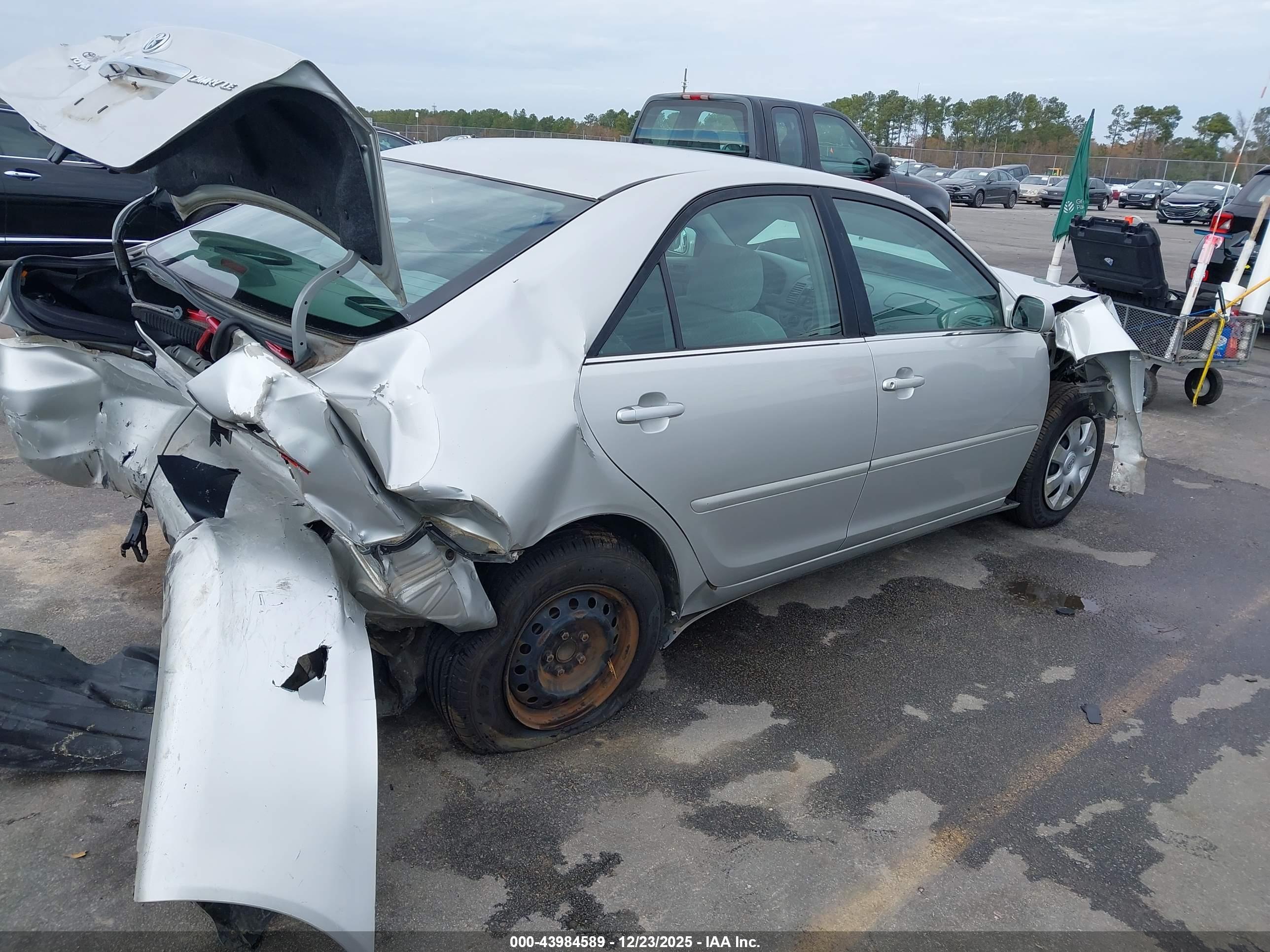 TOYOTA CAMRY image 4