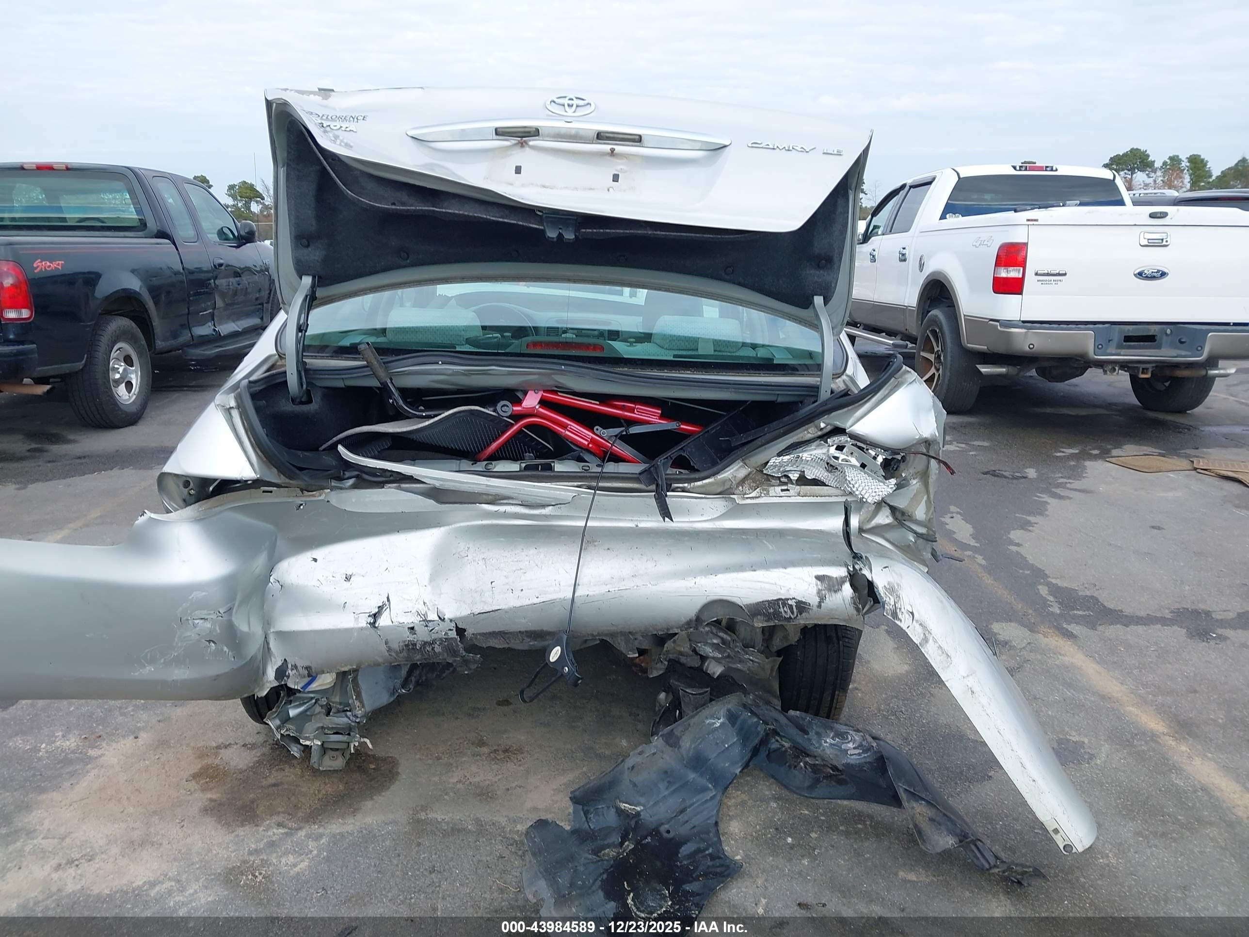 TOYOTA CAMRY image 6