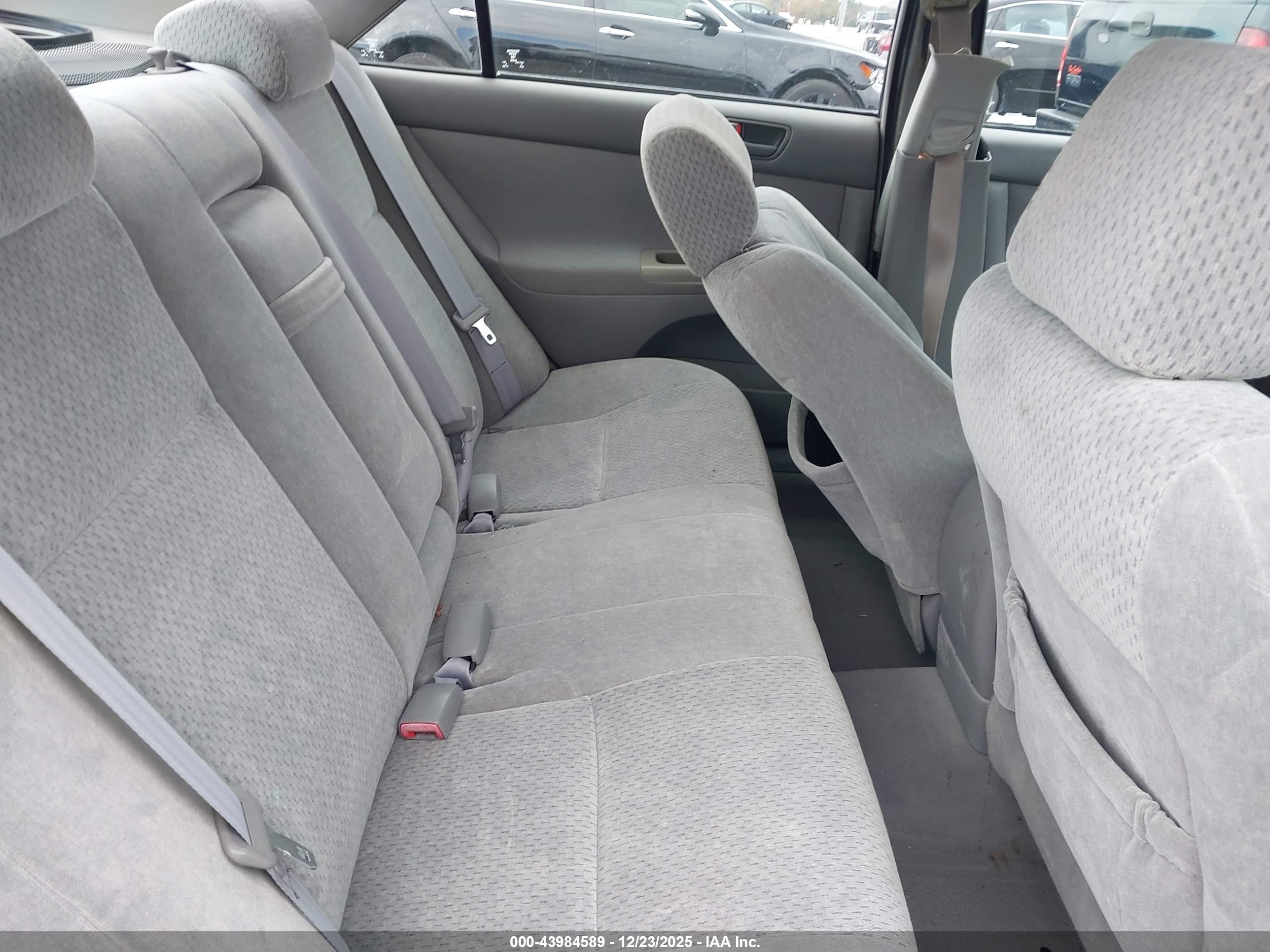 TOYOTA CAMRY image 8