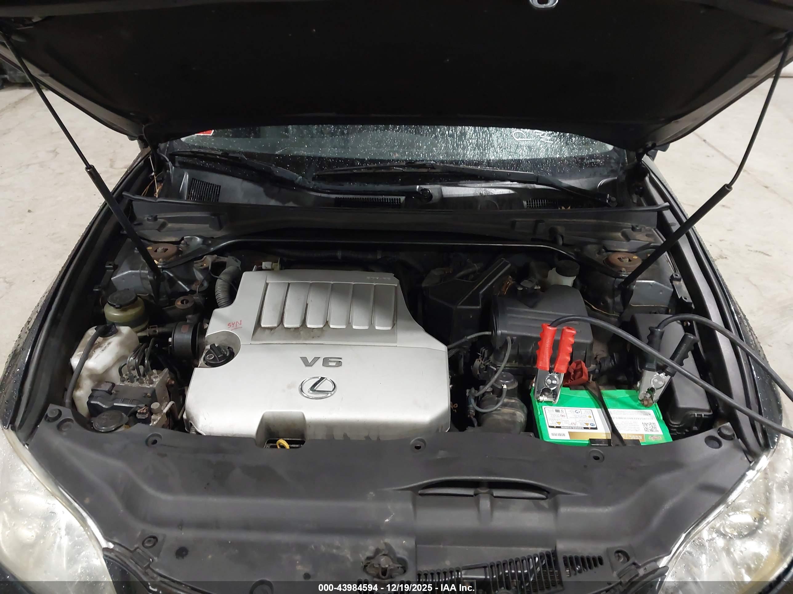 LEXUS ES image 10