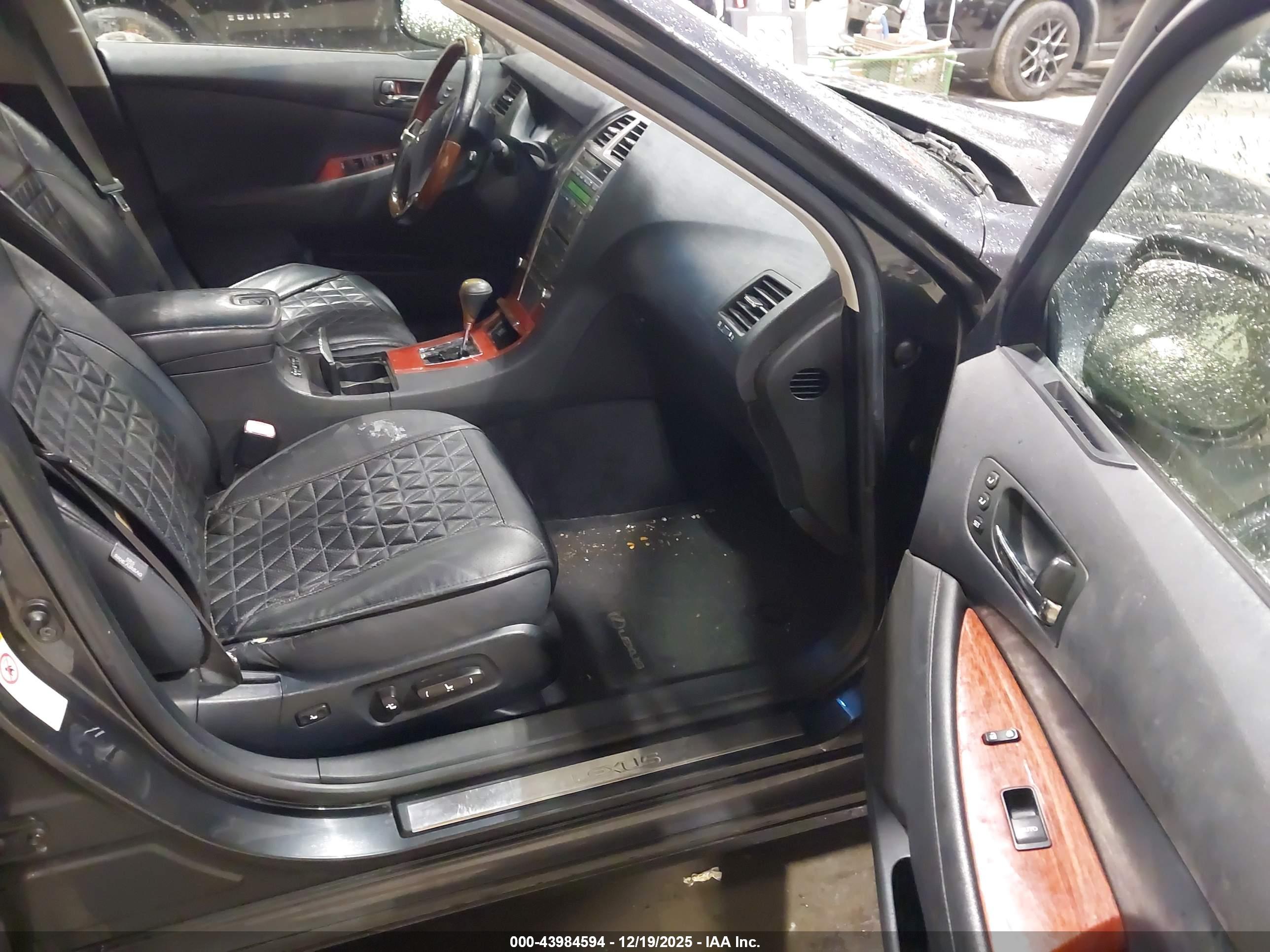 LEXUS ES image 5