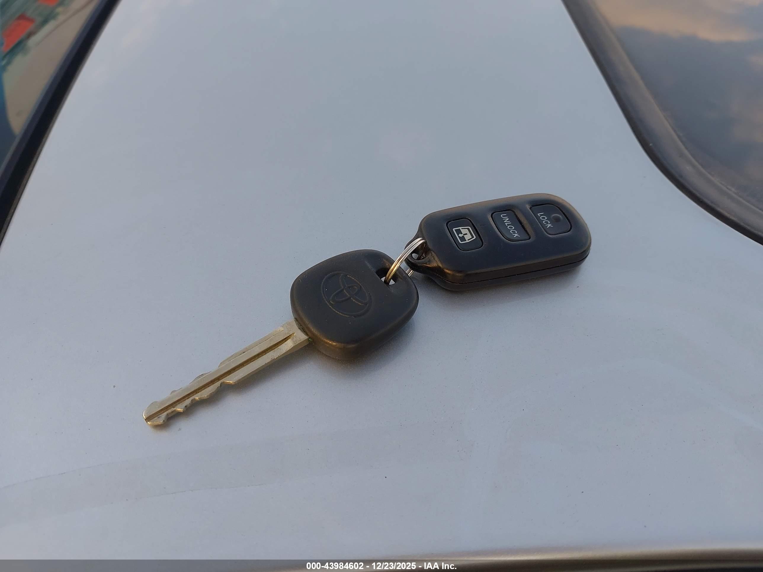 TOYOTA 4RUNNER image 11