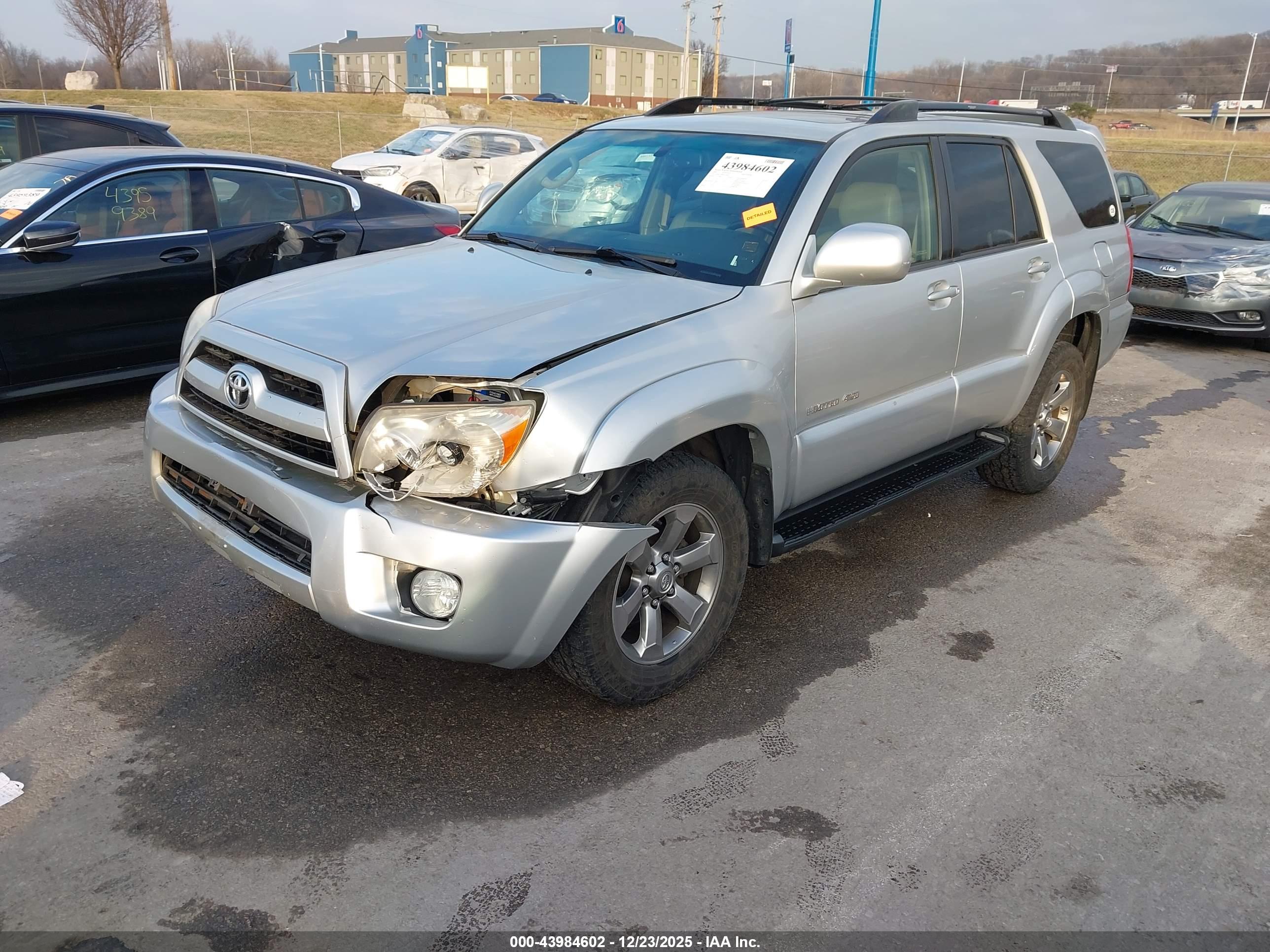 TOYOTA 4RUNNER image 2