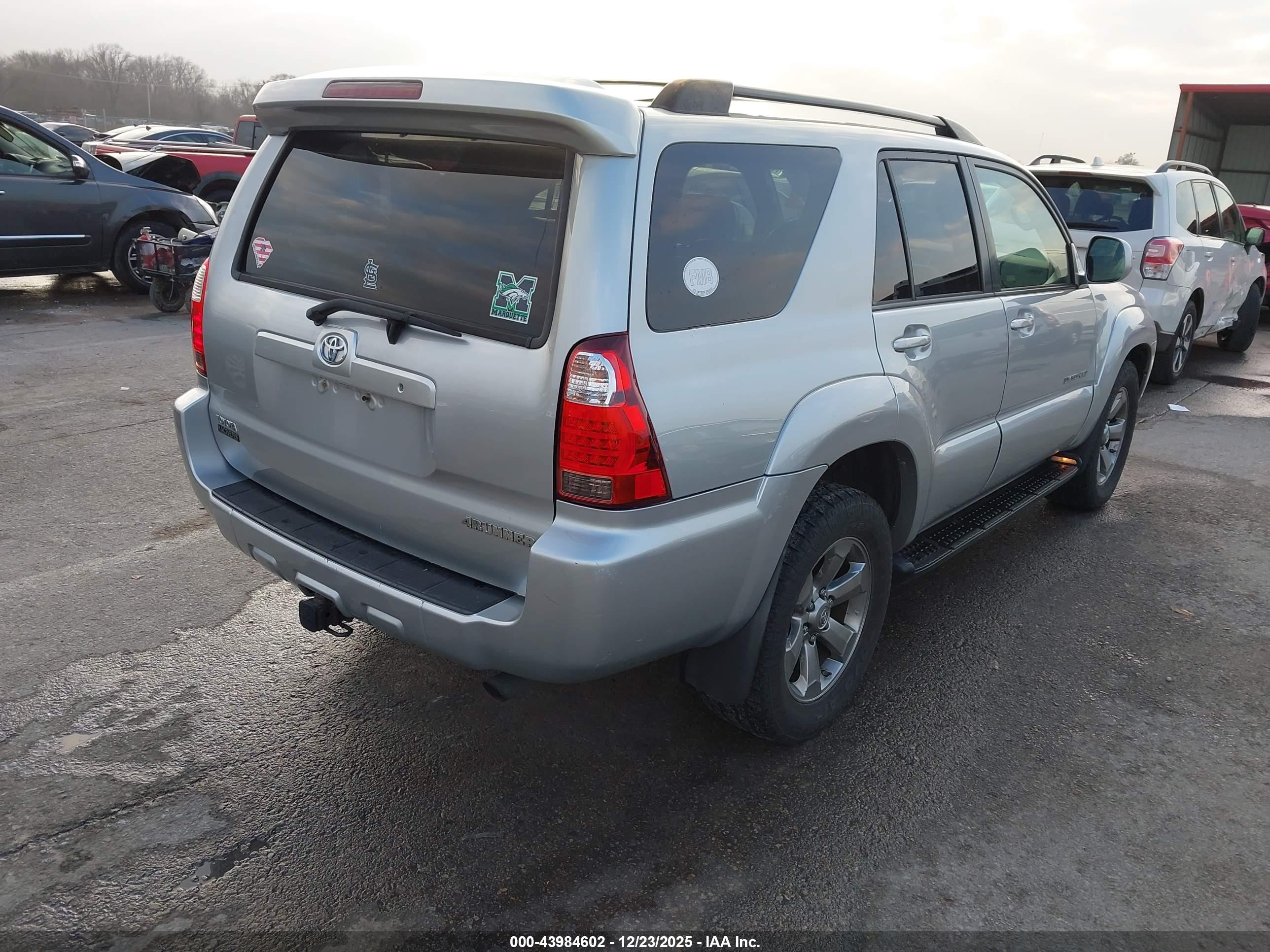 TOYOTA 4RUNNER image 4