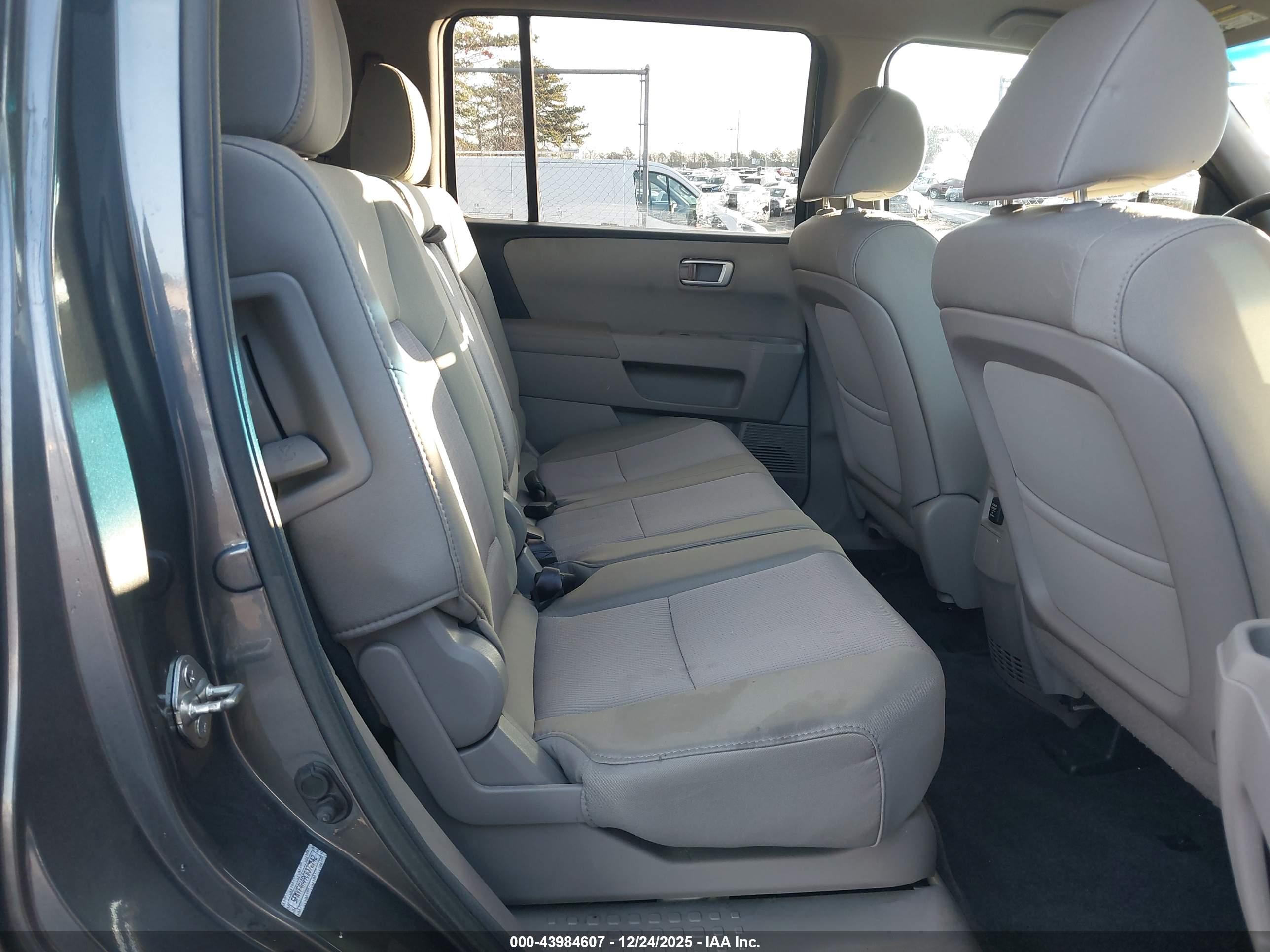 HONDA PILOT image 8