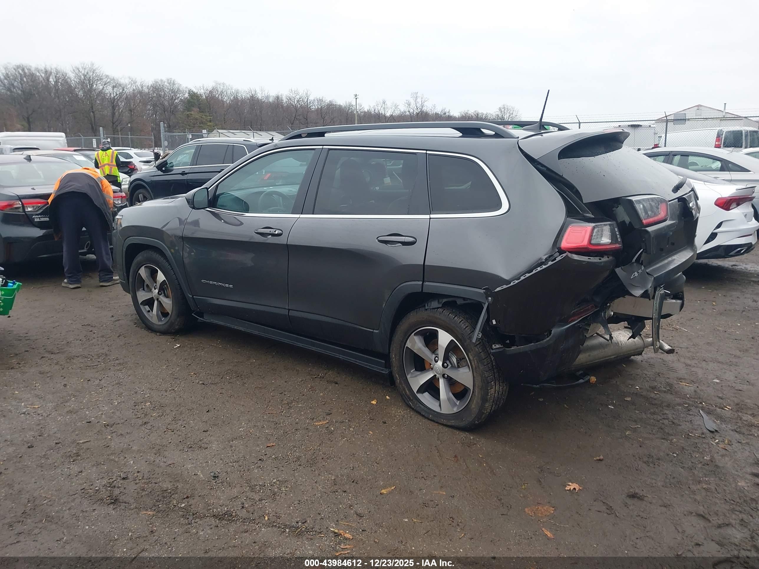 JEEP CHEROKEE image 3